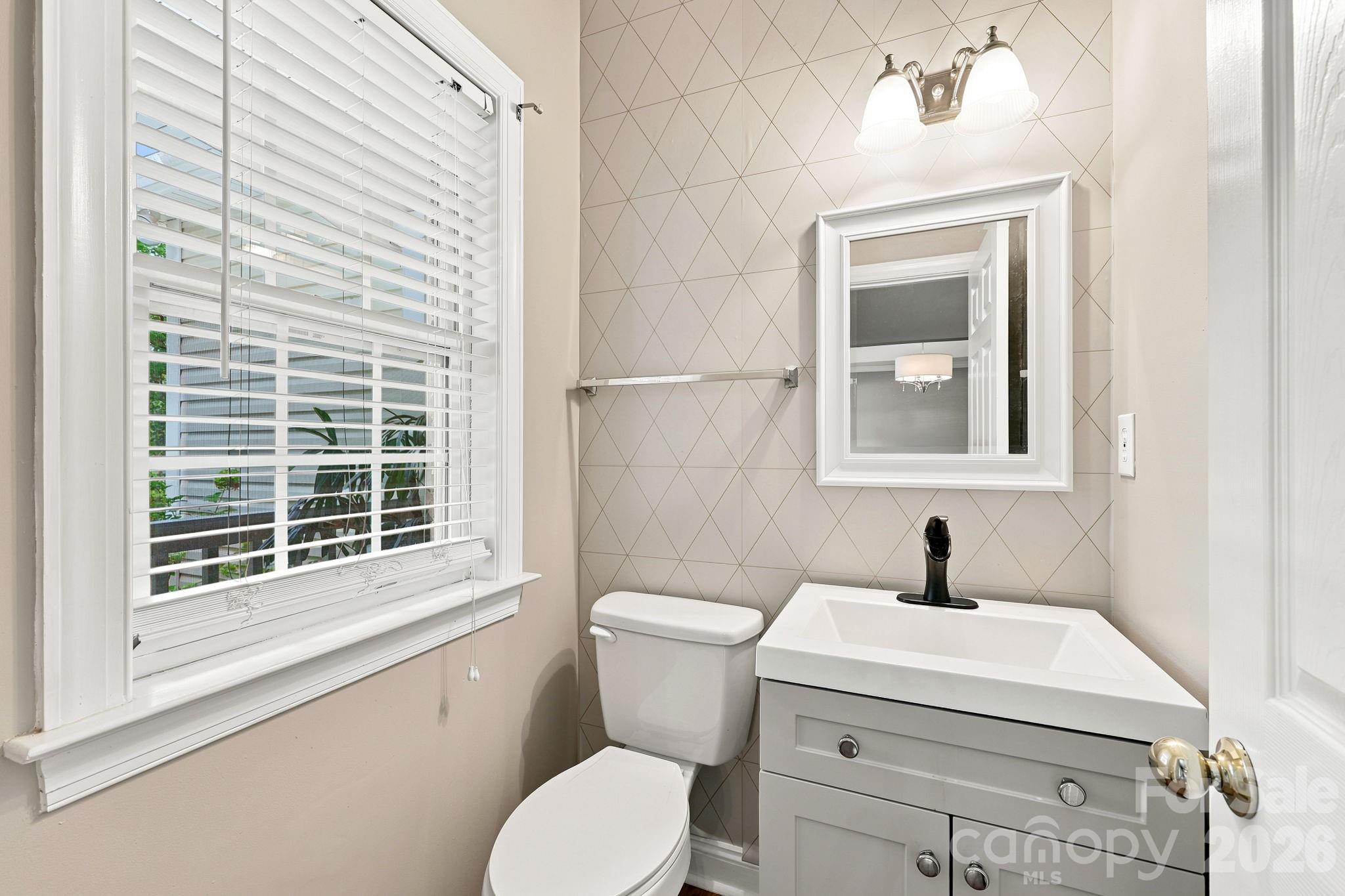 8821 Hambright Road Property Photo 22