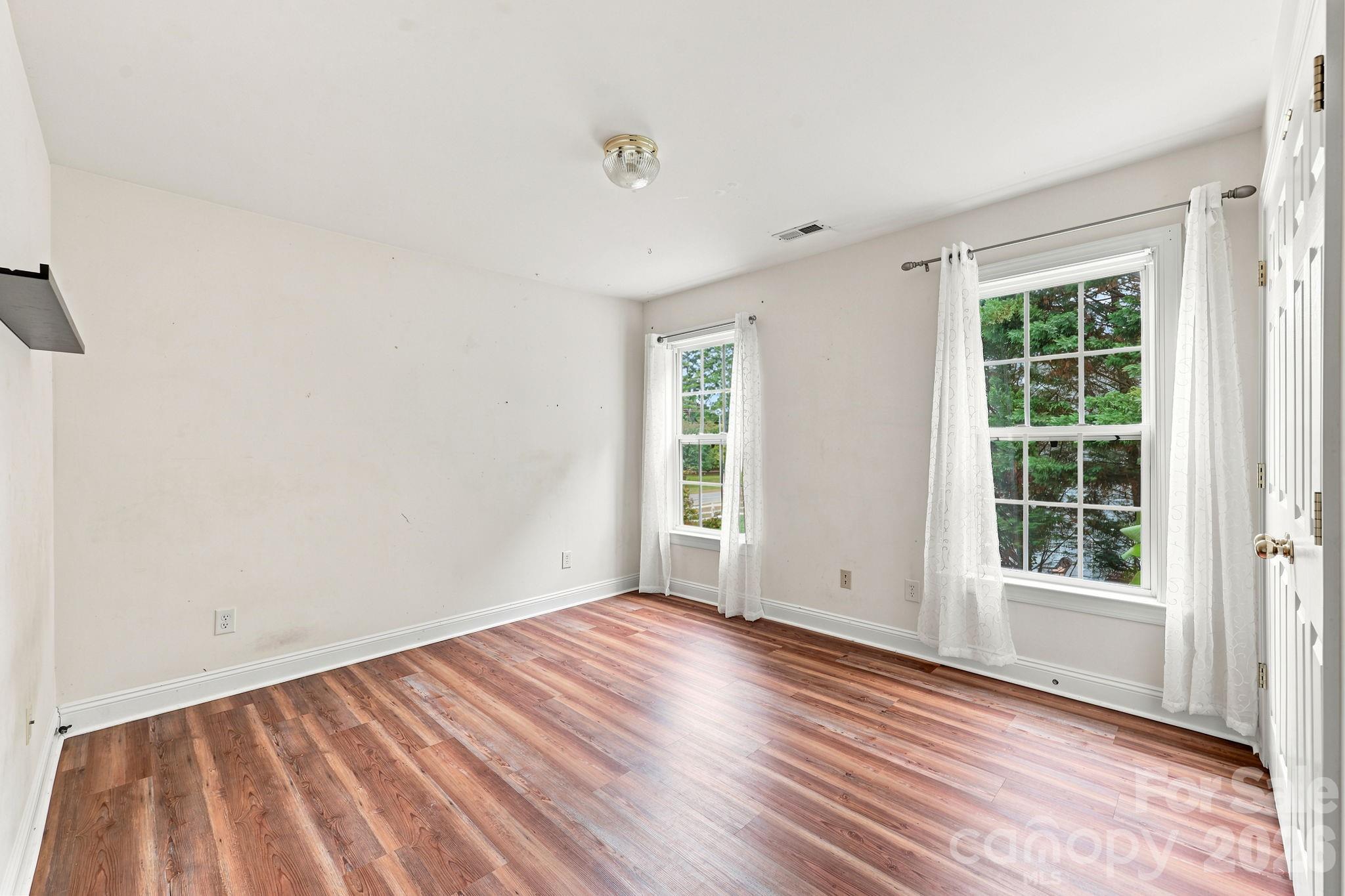 8821 Hambright Road Property Photo 25