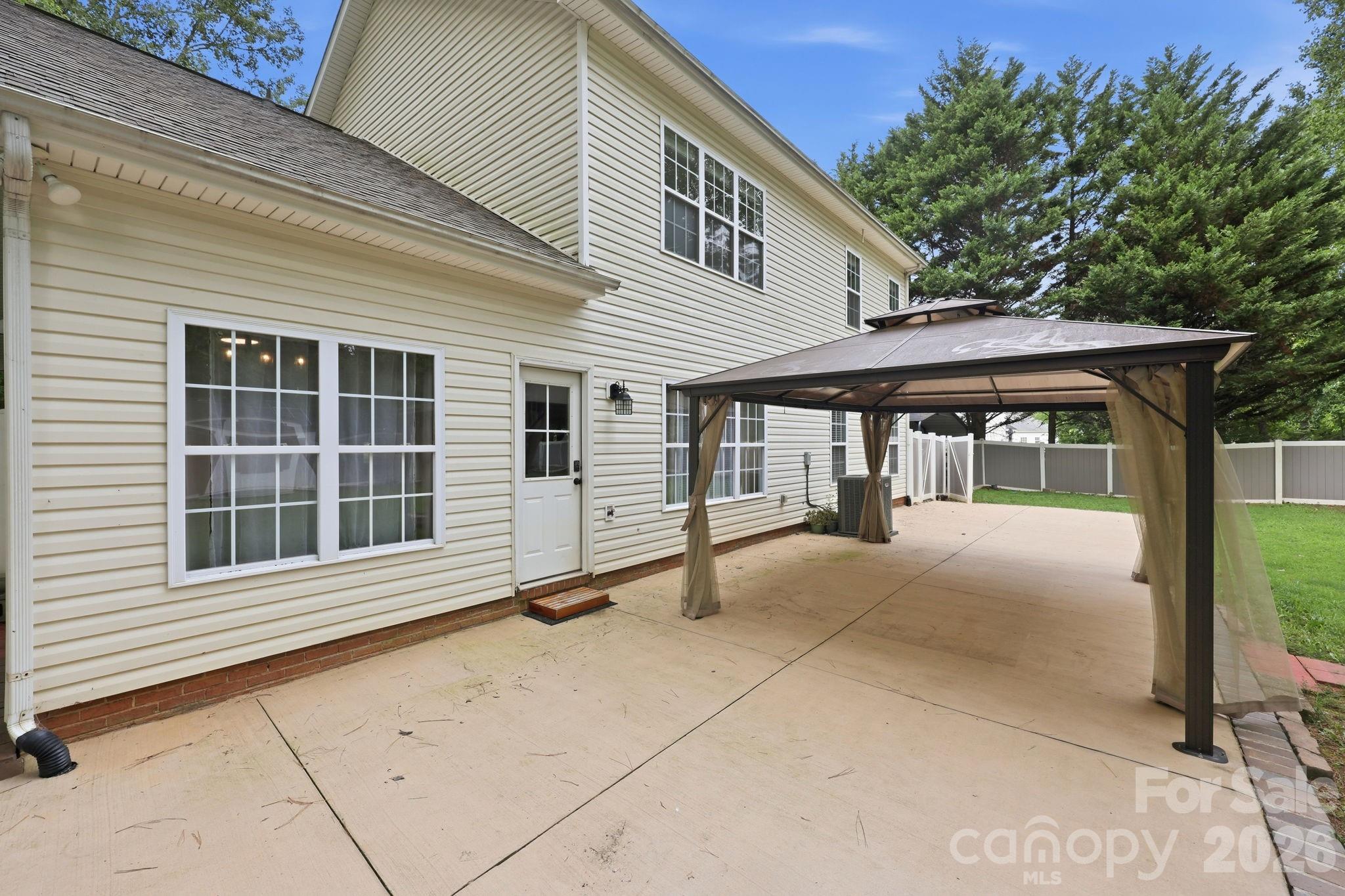 8821 Hambright Road Property Photo 37