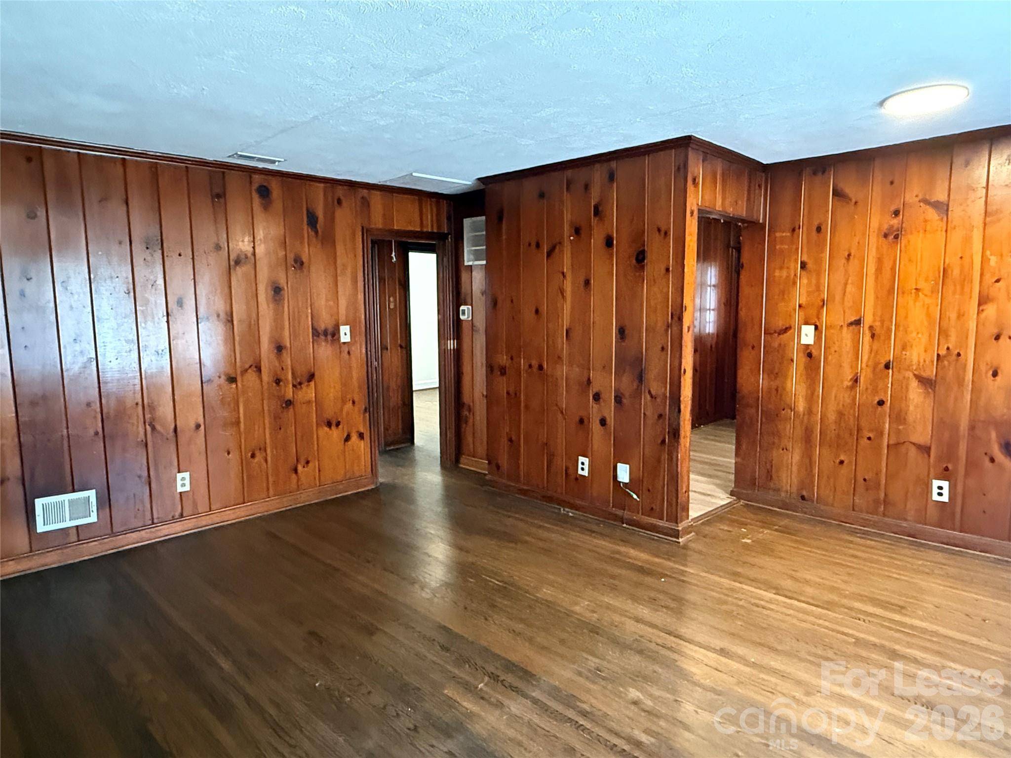3104 Creighton Drive Property Photo 2