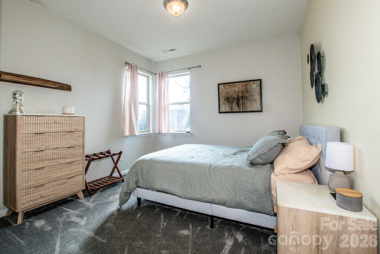 2416 Chinkapin Court Property Photo 18