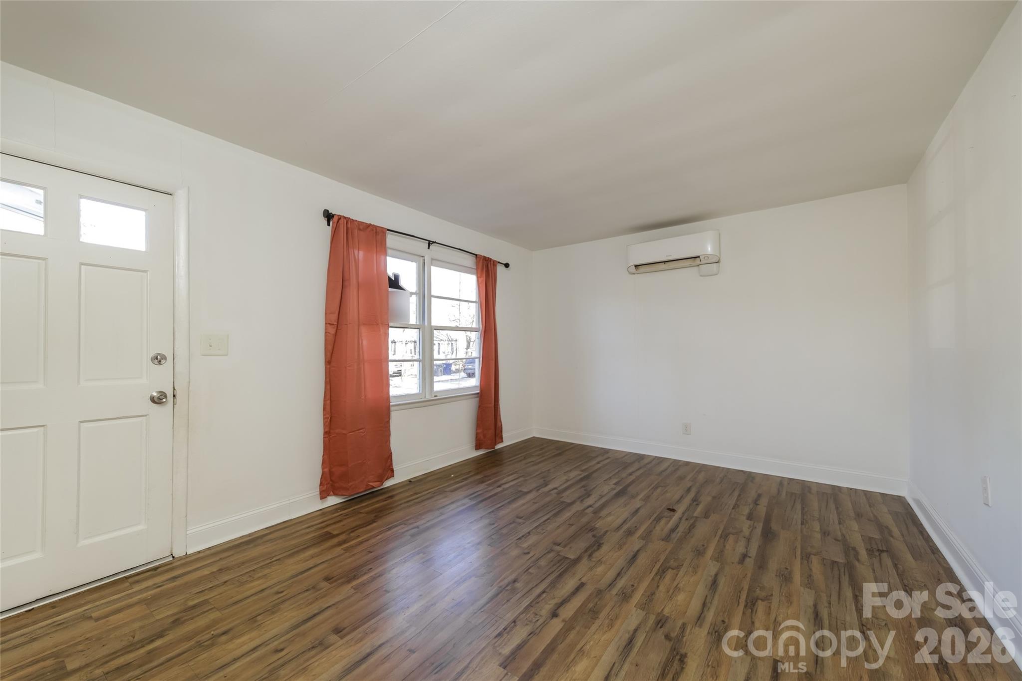 238 Bond Street Property Photo 5