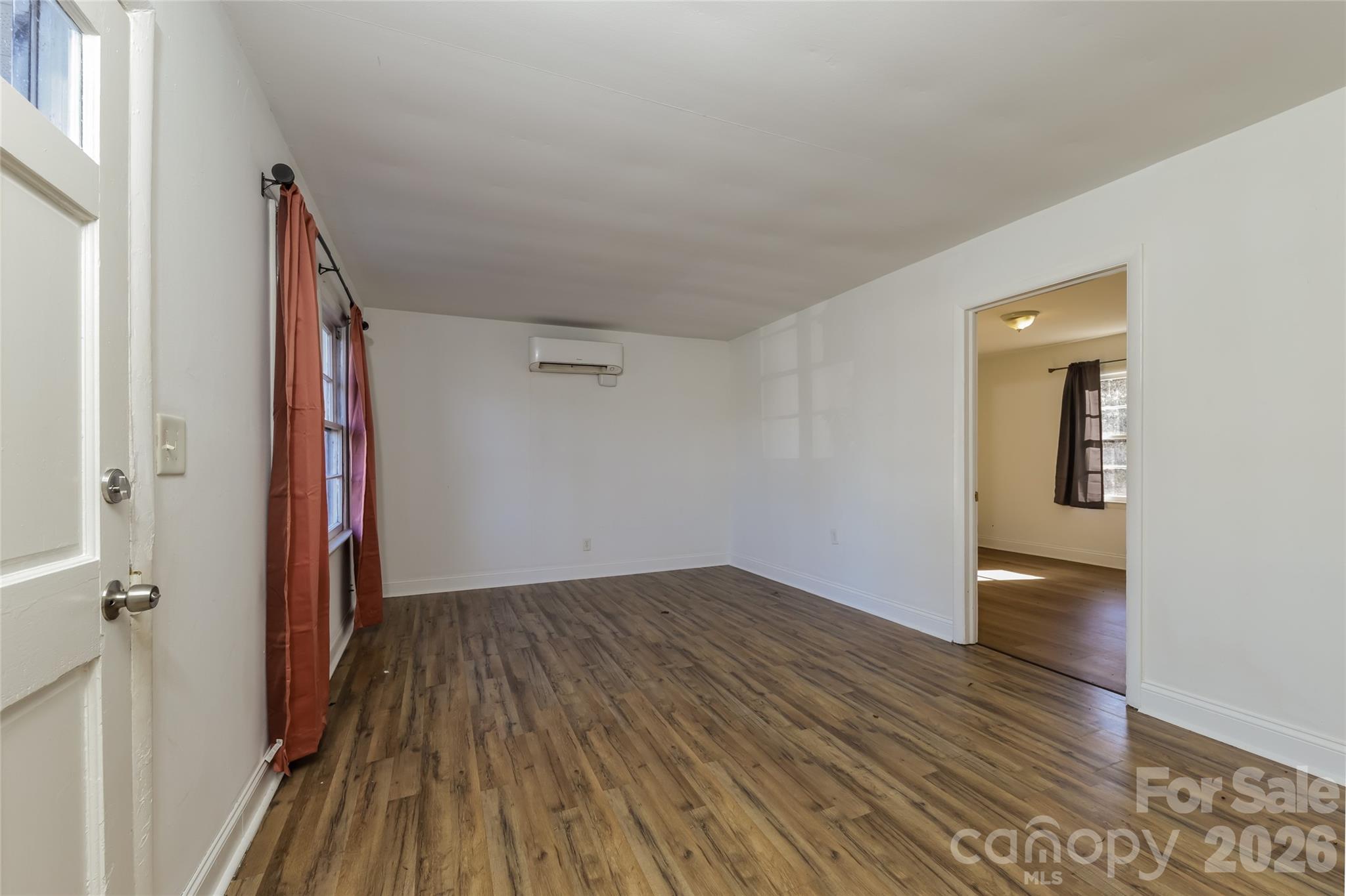 238 Bond Street Property Photo 6