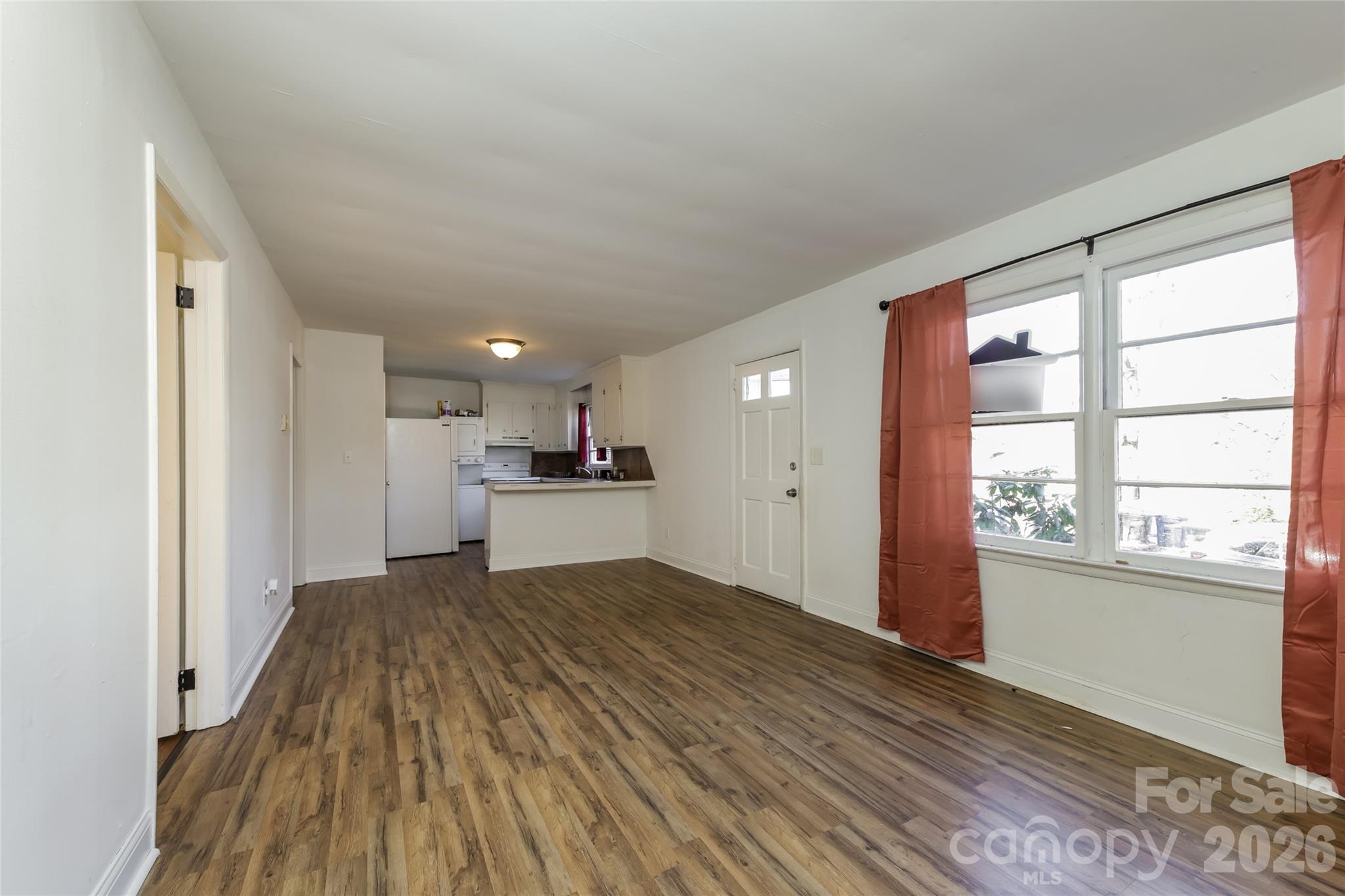 238 Bond Street Property Photo 7