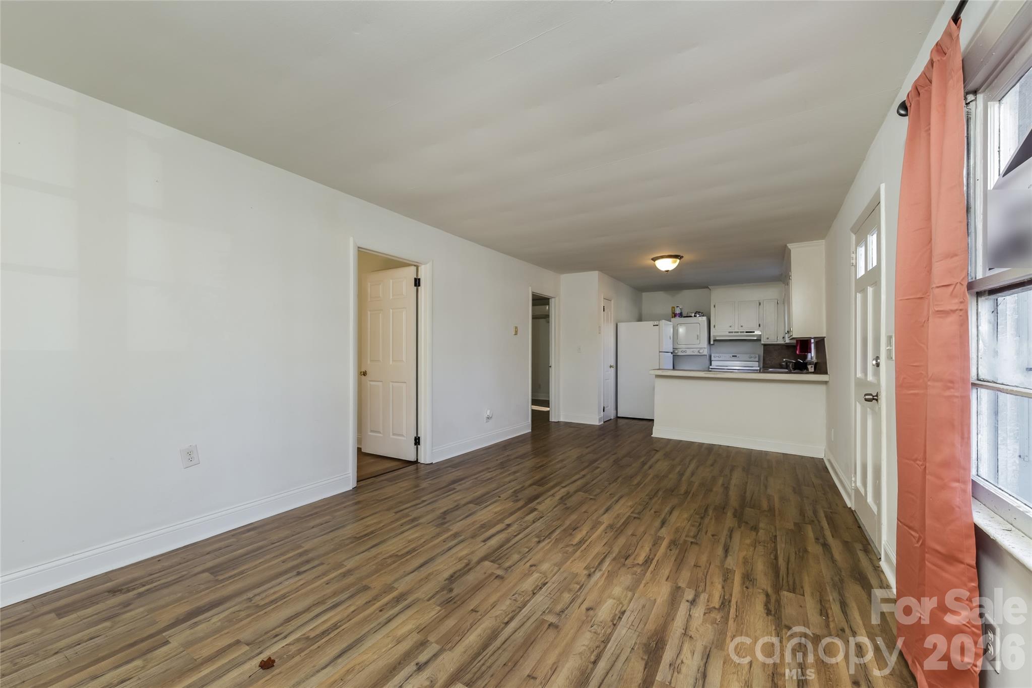 238 Bond Street Property Photo 8