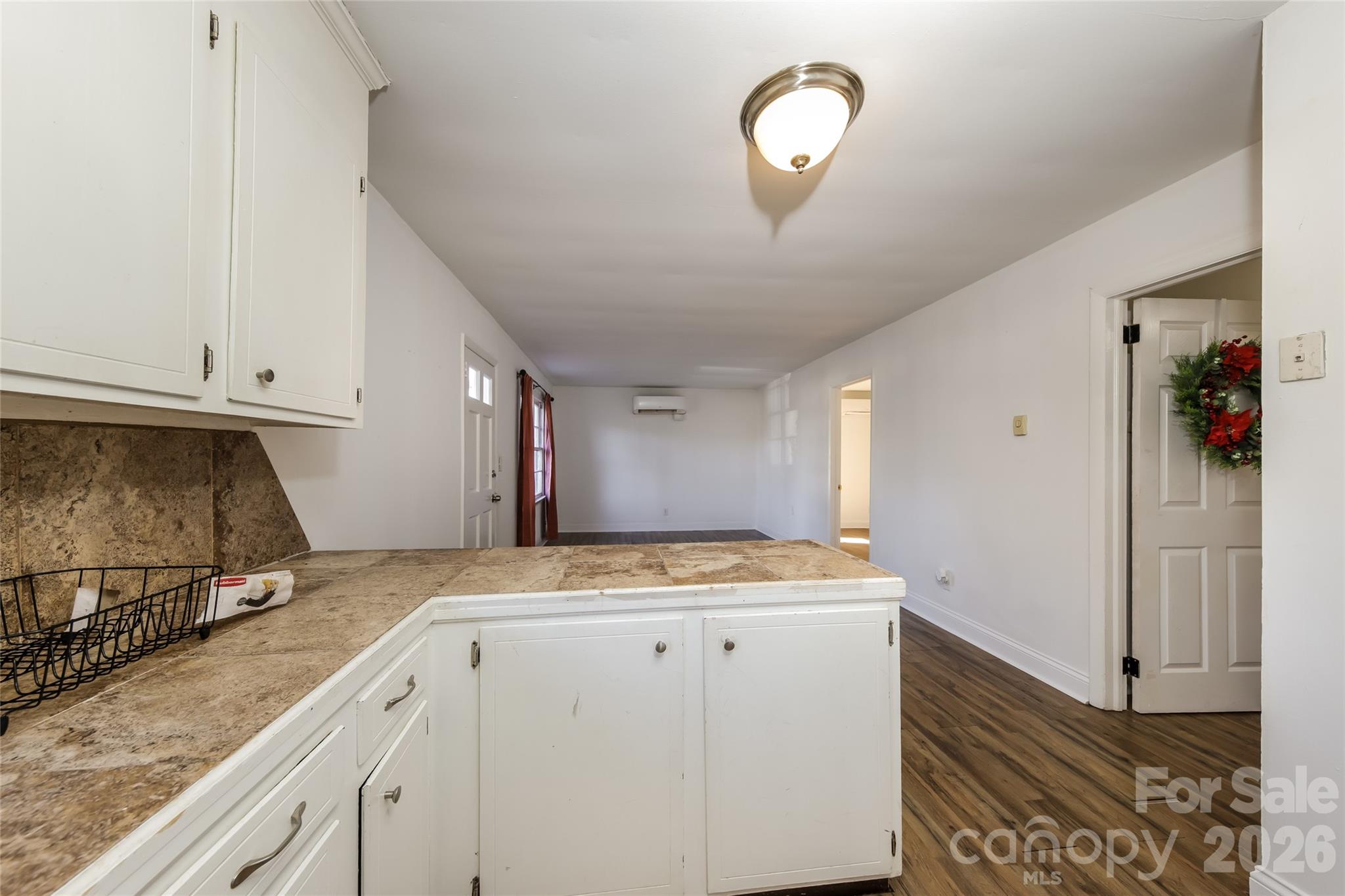 238 Bond Street Property Photo 10