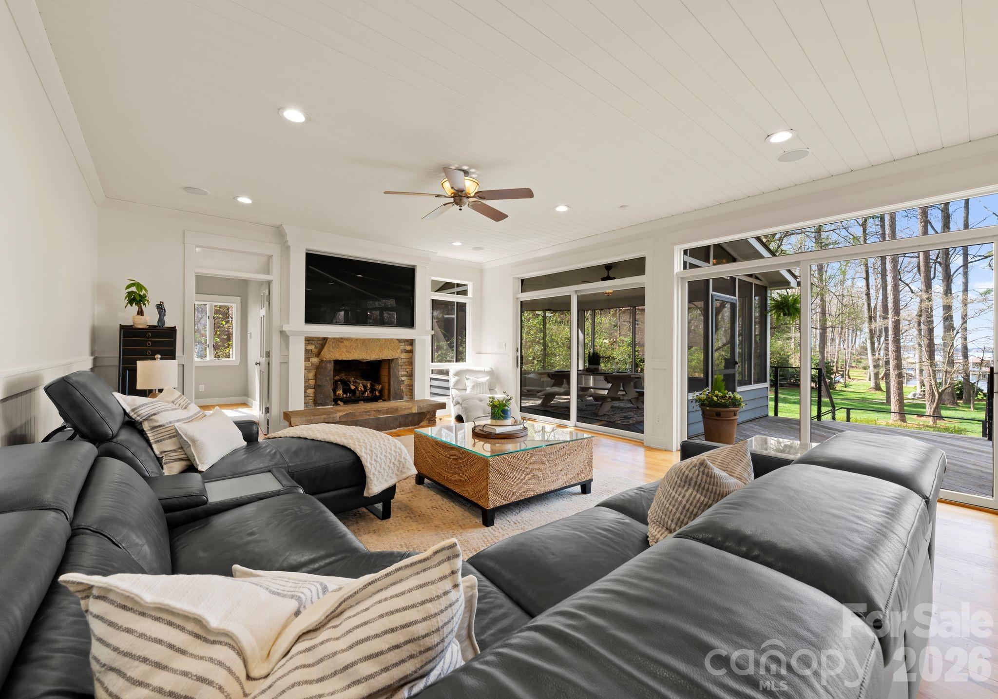 16208 Weatherly Way Property Photo 8