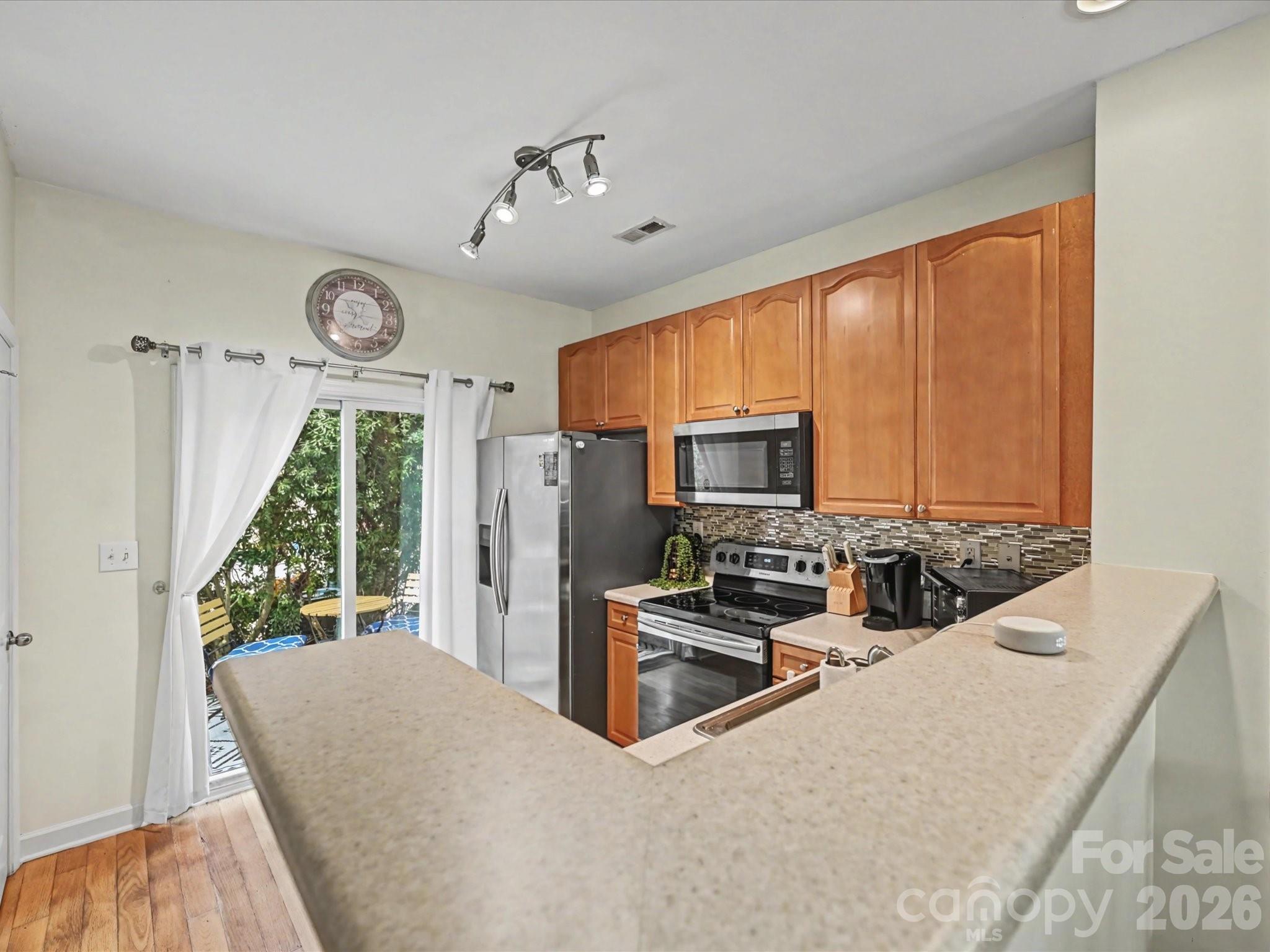 8421 Scotney Bluff Avenue Property Photo 7