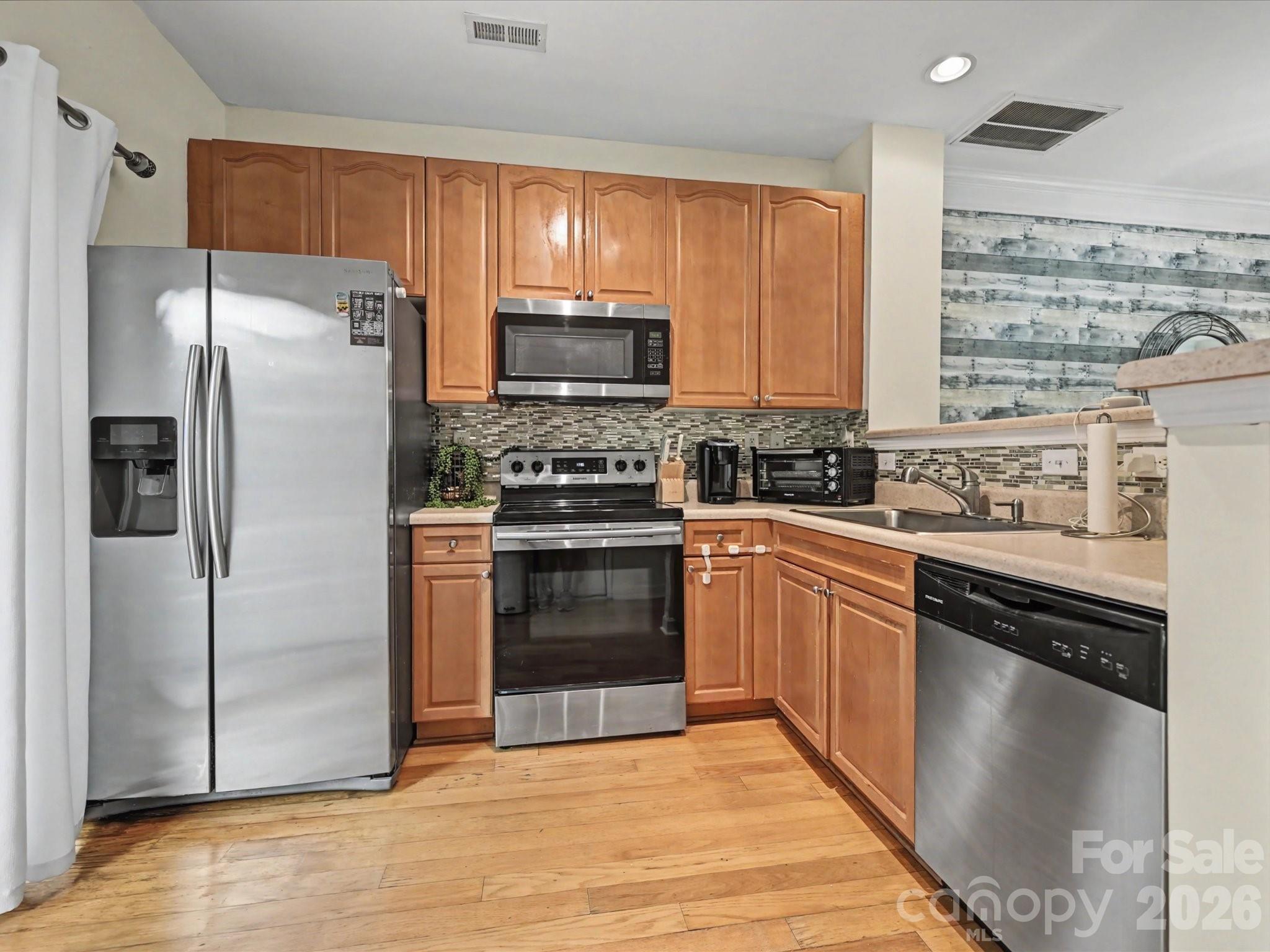 8421 Scotney Bluff Avenue Property Photo 9
