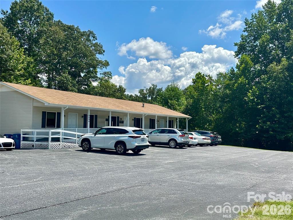 4092/4070 Hickory Boulevard Property Photo 6