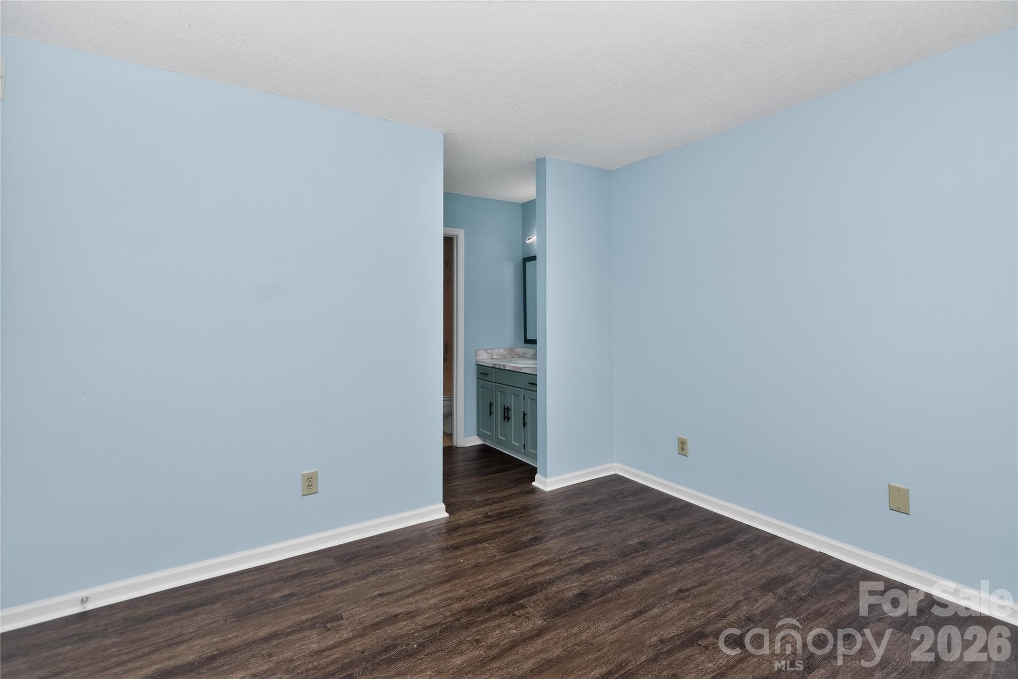 7302 Winery Lane Property Photo 3