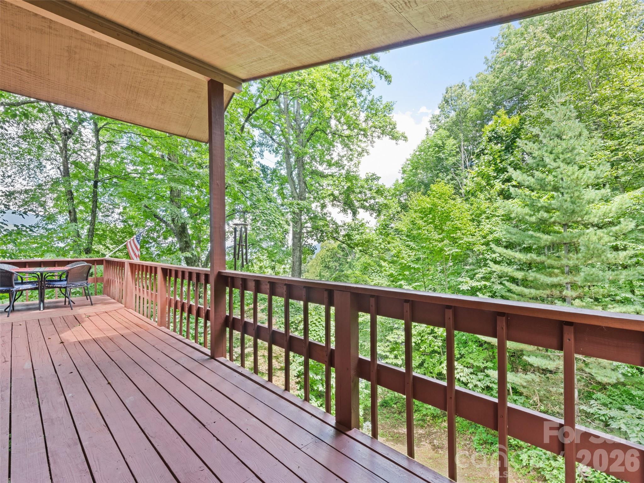 1672 Summit Drive Property Photo 10