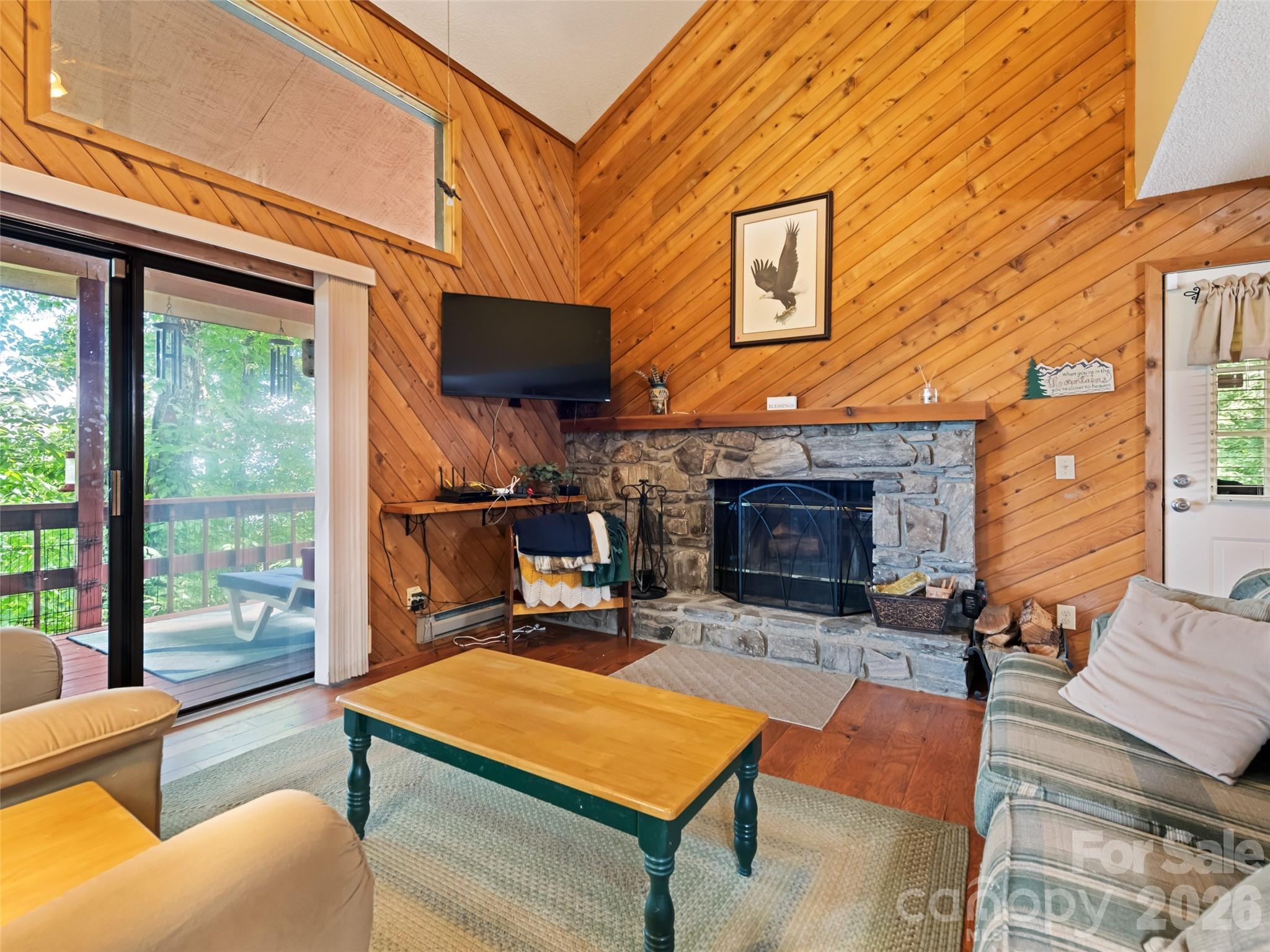1672 Summit Drive Property Photo 16