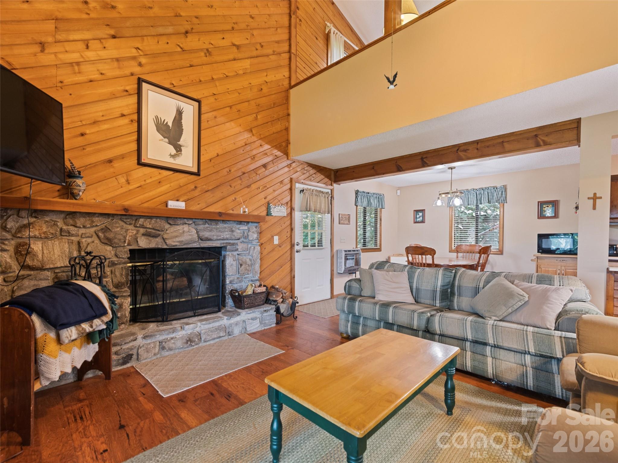 1672 Summit Drive Property Photo 17