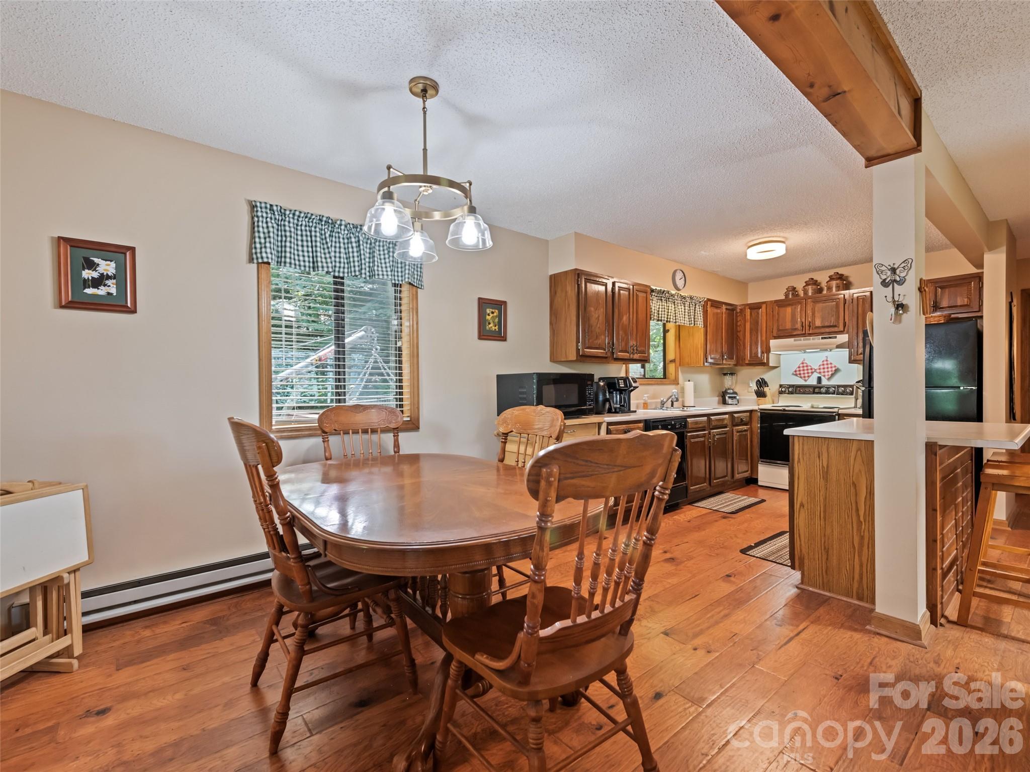 1672 Summit Drive Property Photo 19