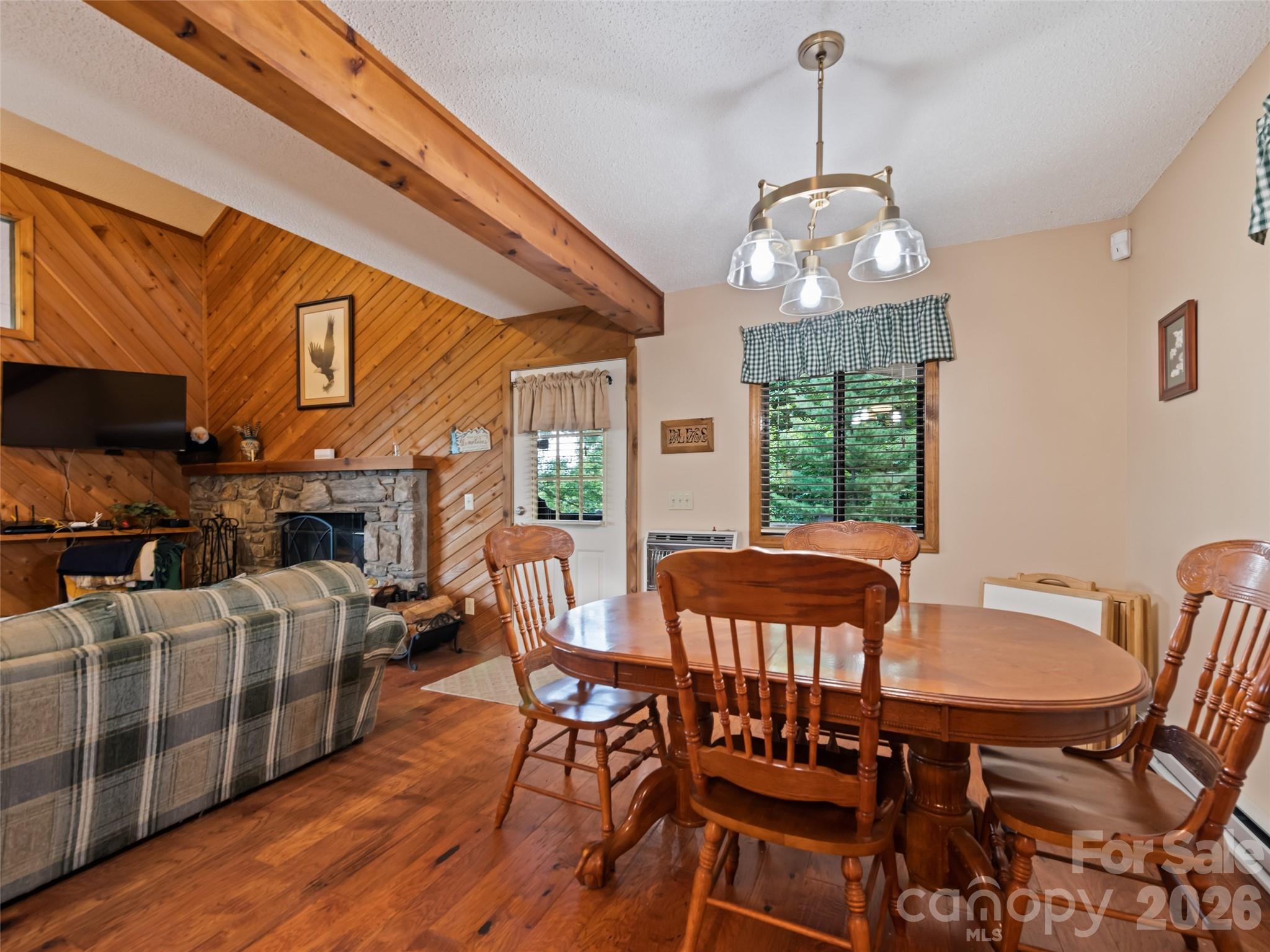 1672 Summit Drive Property Photo 20