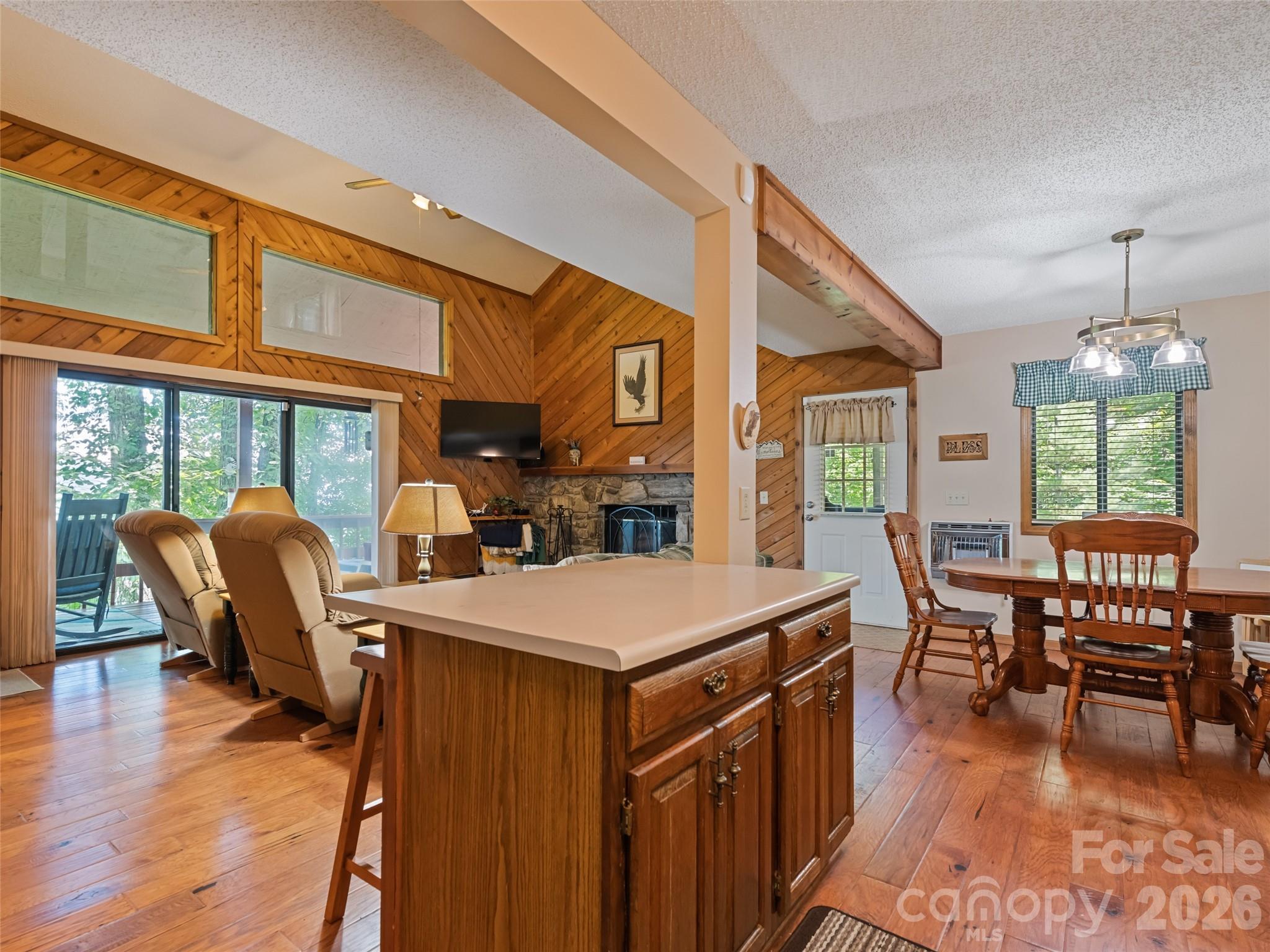 1672 Summit Drive Property Photo 23