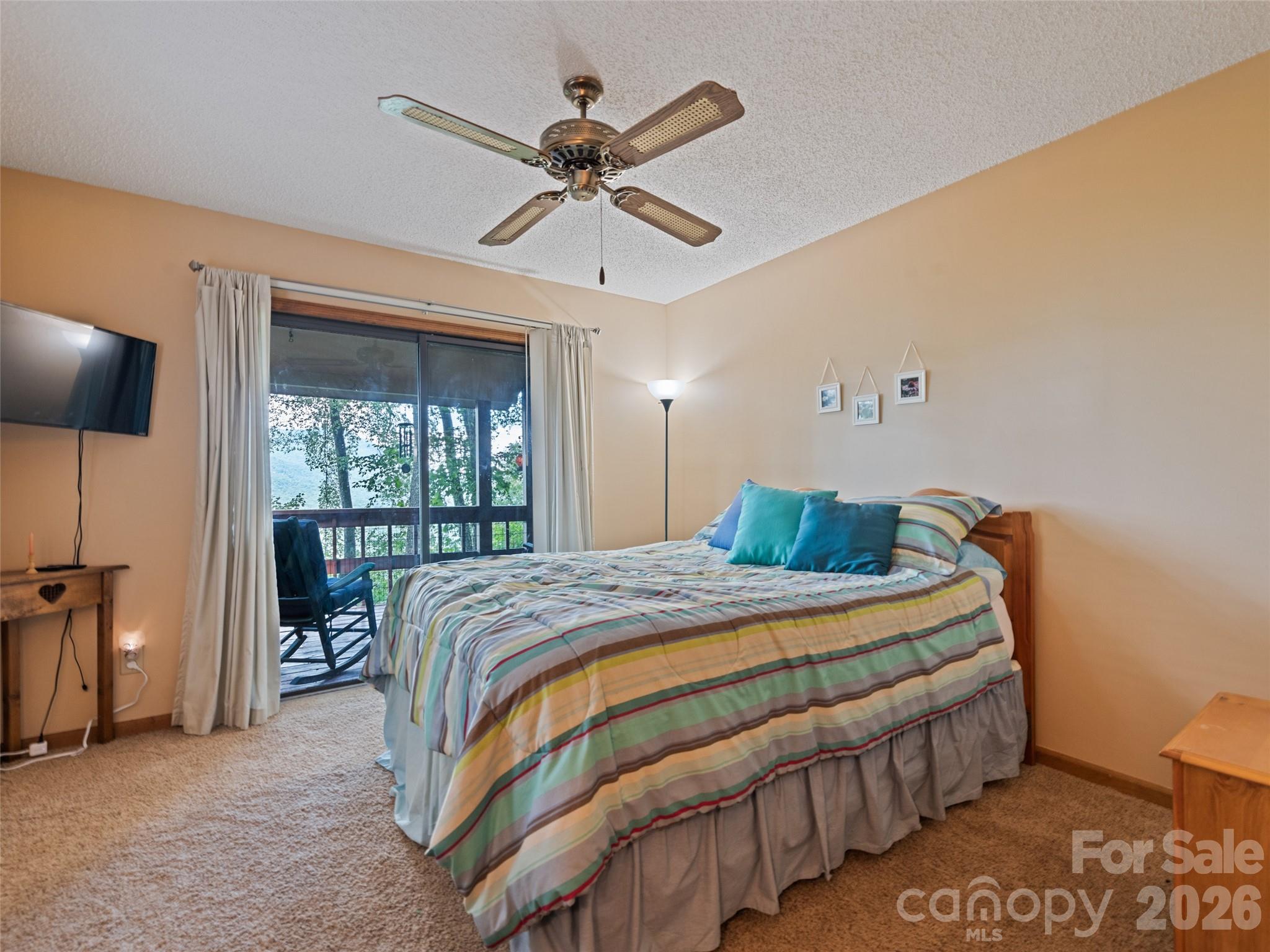 1672 Summit Drive Property Photo 26