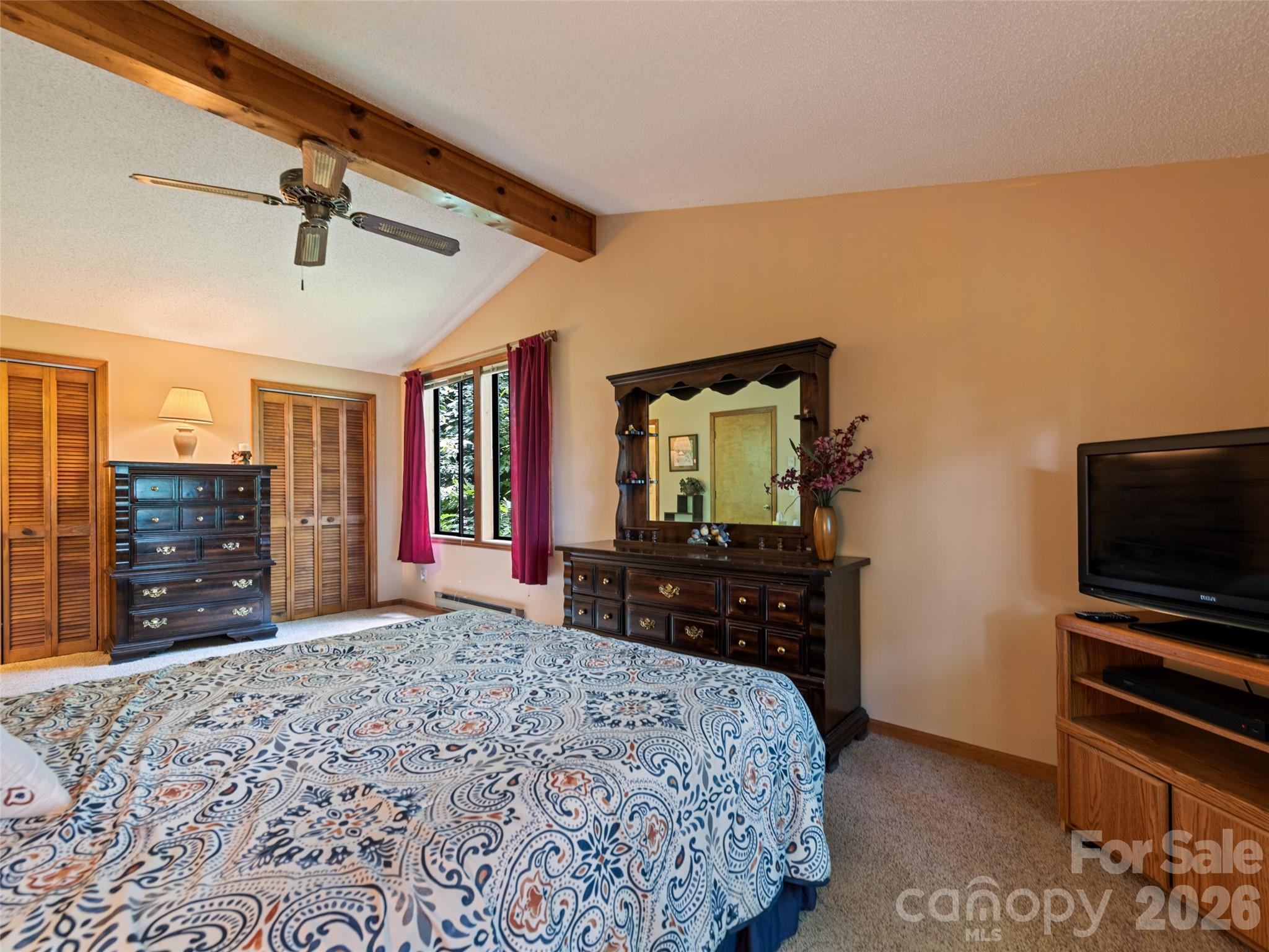 1672 Summit Drive Property Photo 32