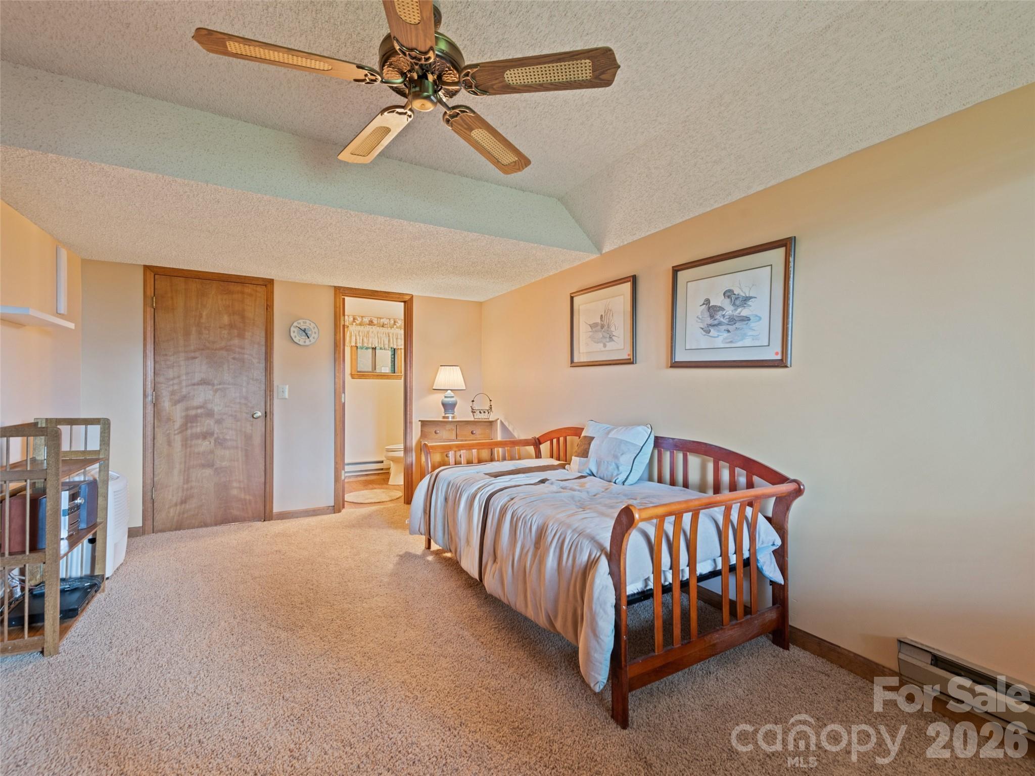1672 Summit Drive Property Photo 34