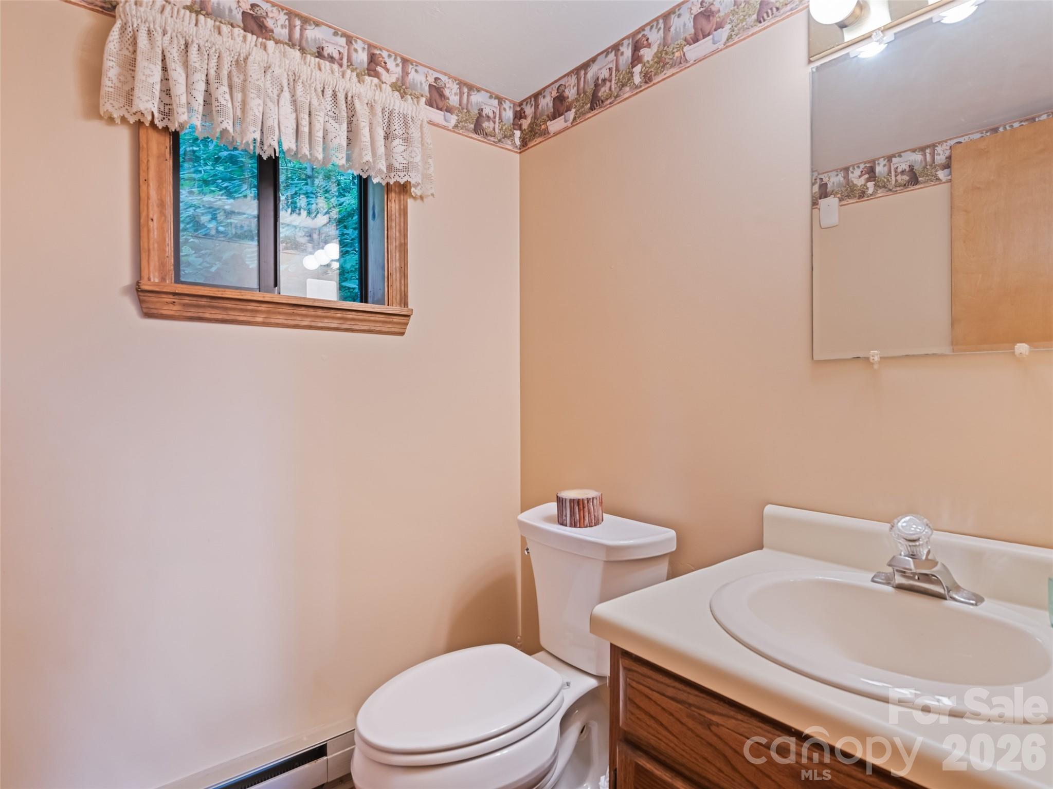 1672 Summit Drive Property Photo 36