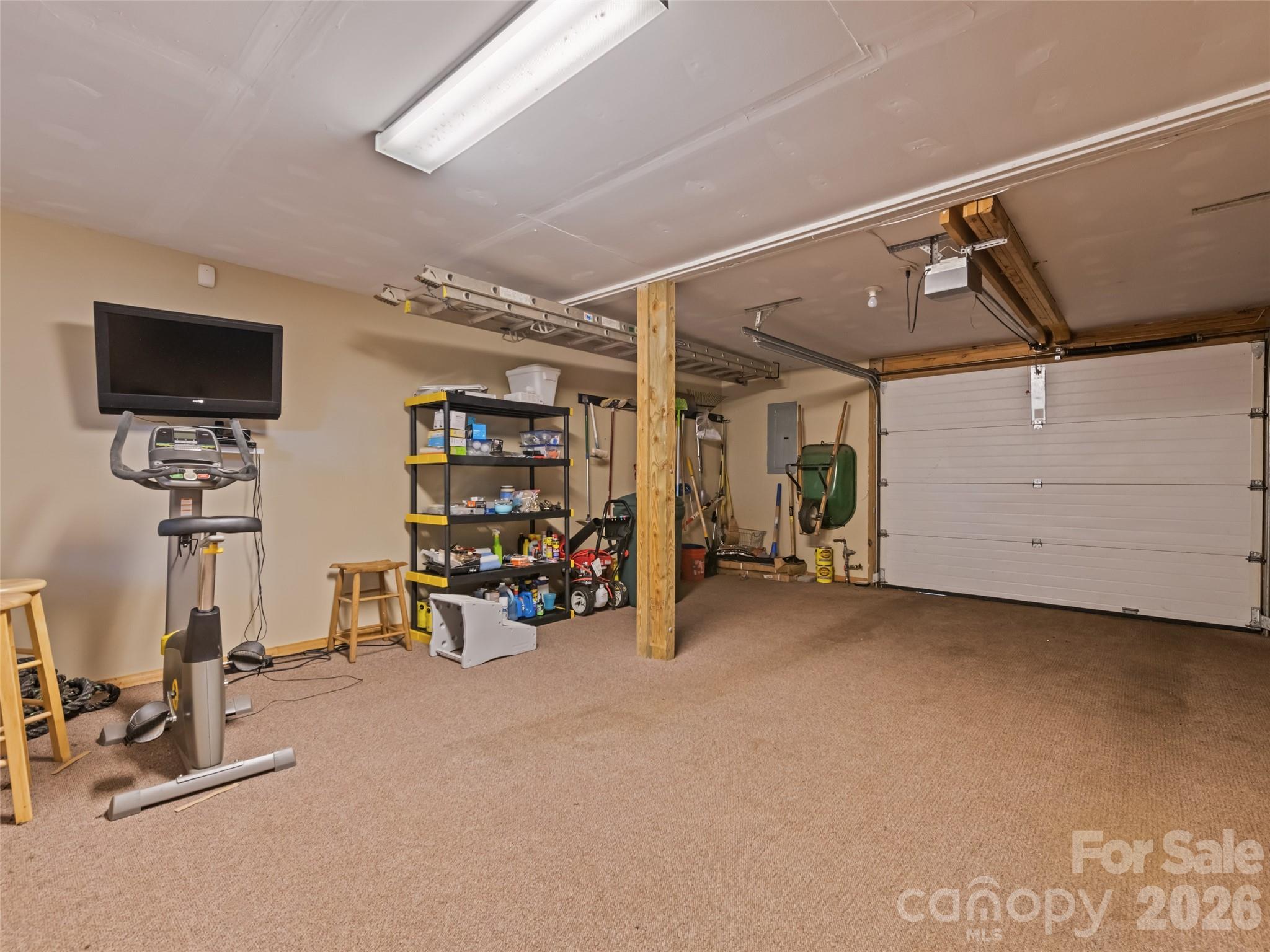 1672 Summit Drive Property Photo 37