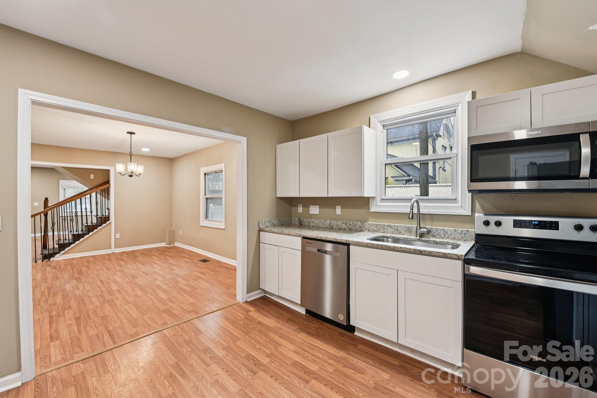209 W Marsh Street Property Photo 10