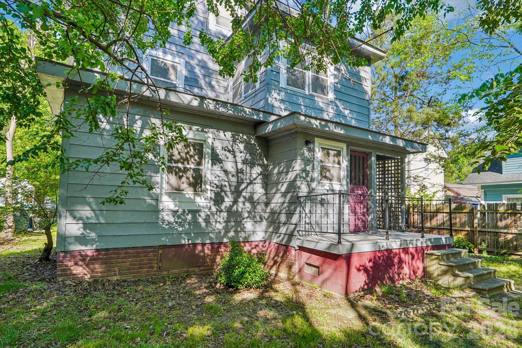 209 W Marsh Street Property Photo 36