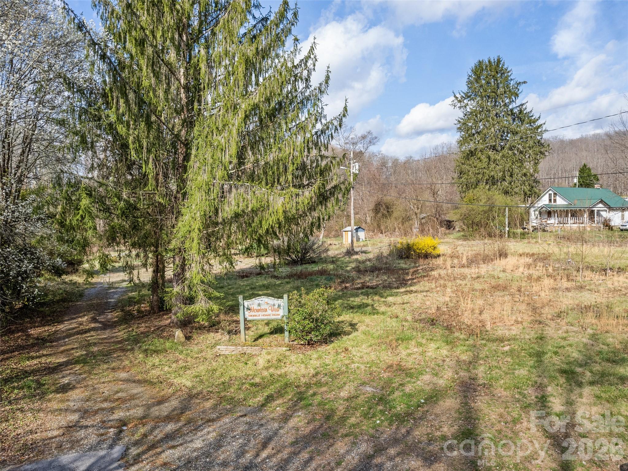 72 Topeka Drive Property Photo 1