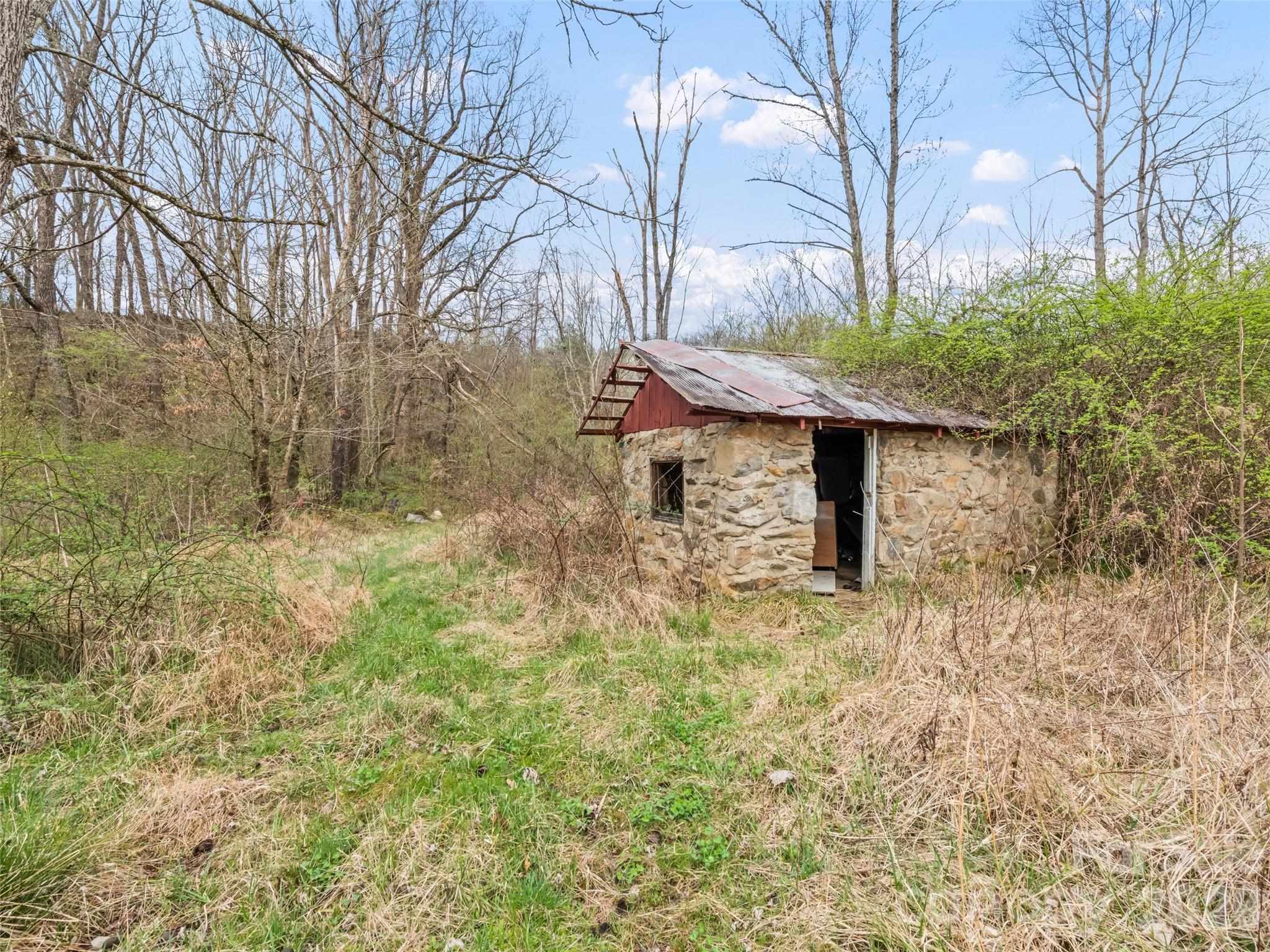 72 Topeka Drive Property Photo 16