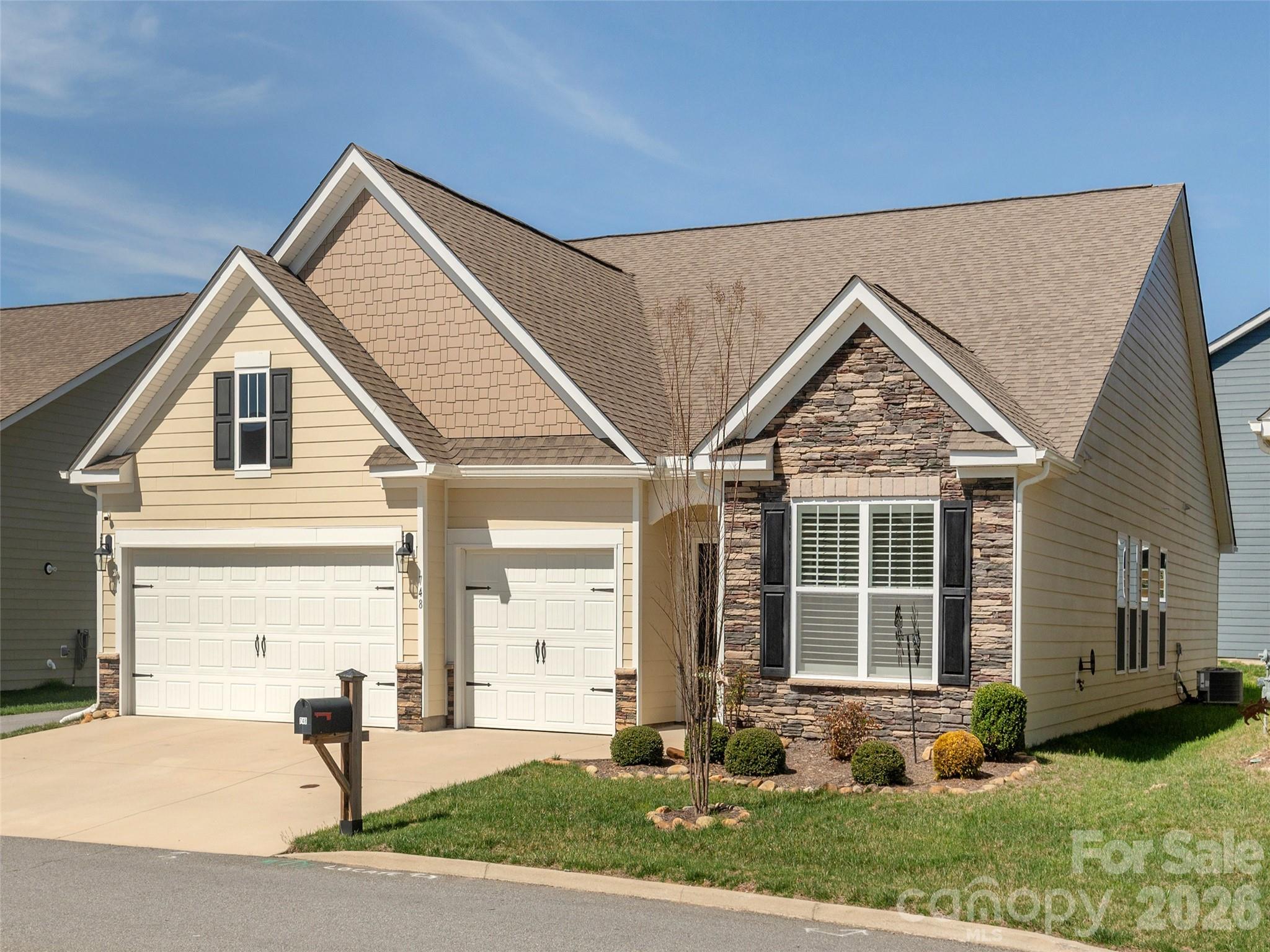 748 Summerfield Place Property Photo 1