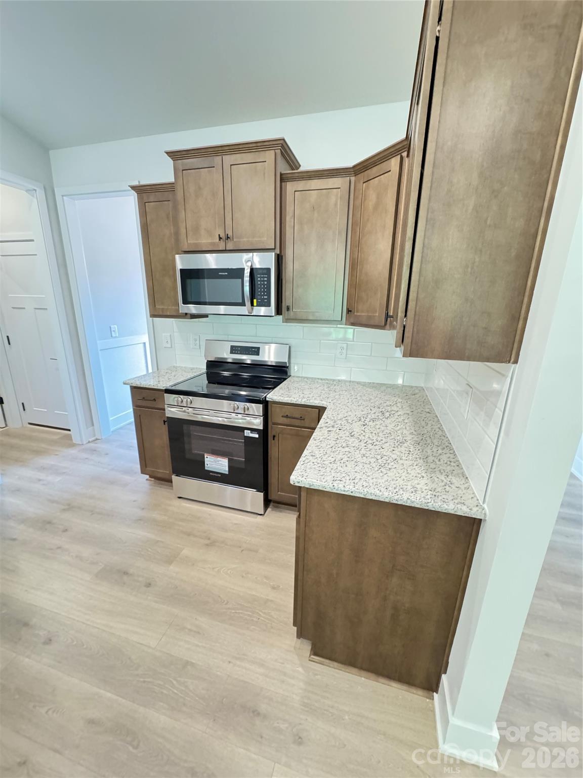 1075 Kildare Drive 66 Property Photo 5