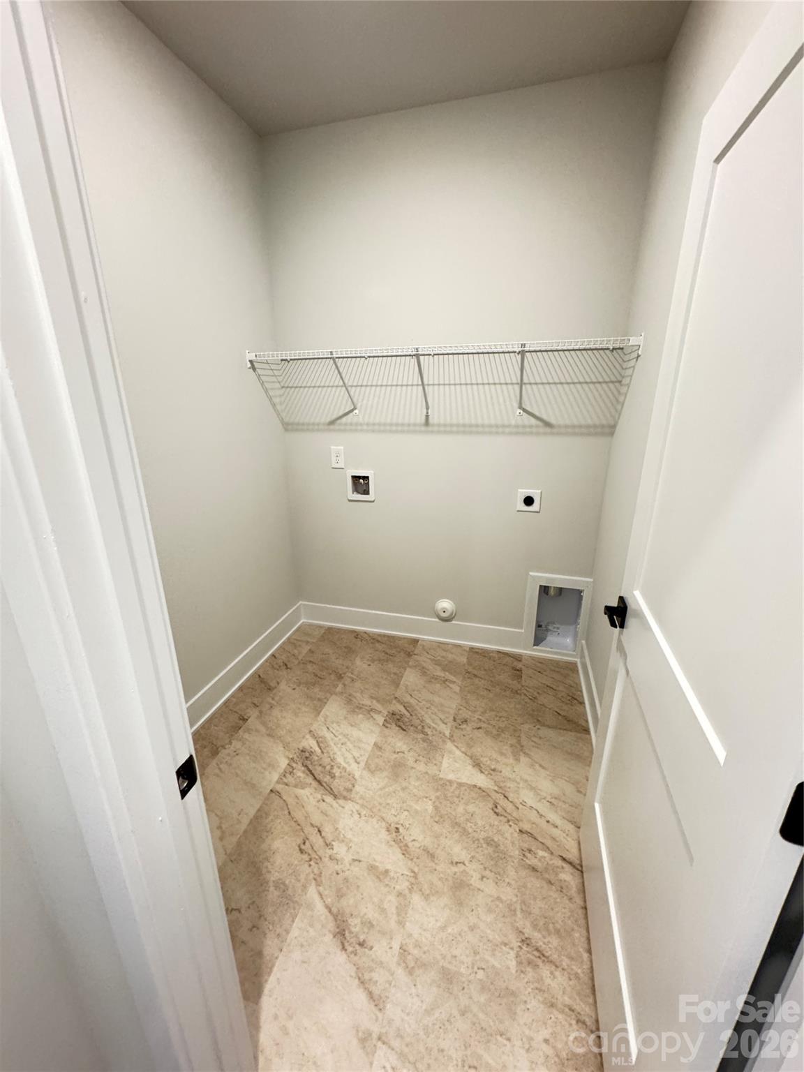 1075 Kildare Drive 66 Property Photo 17