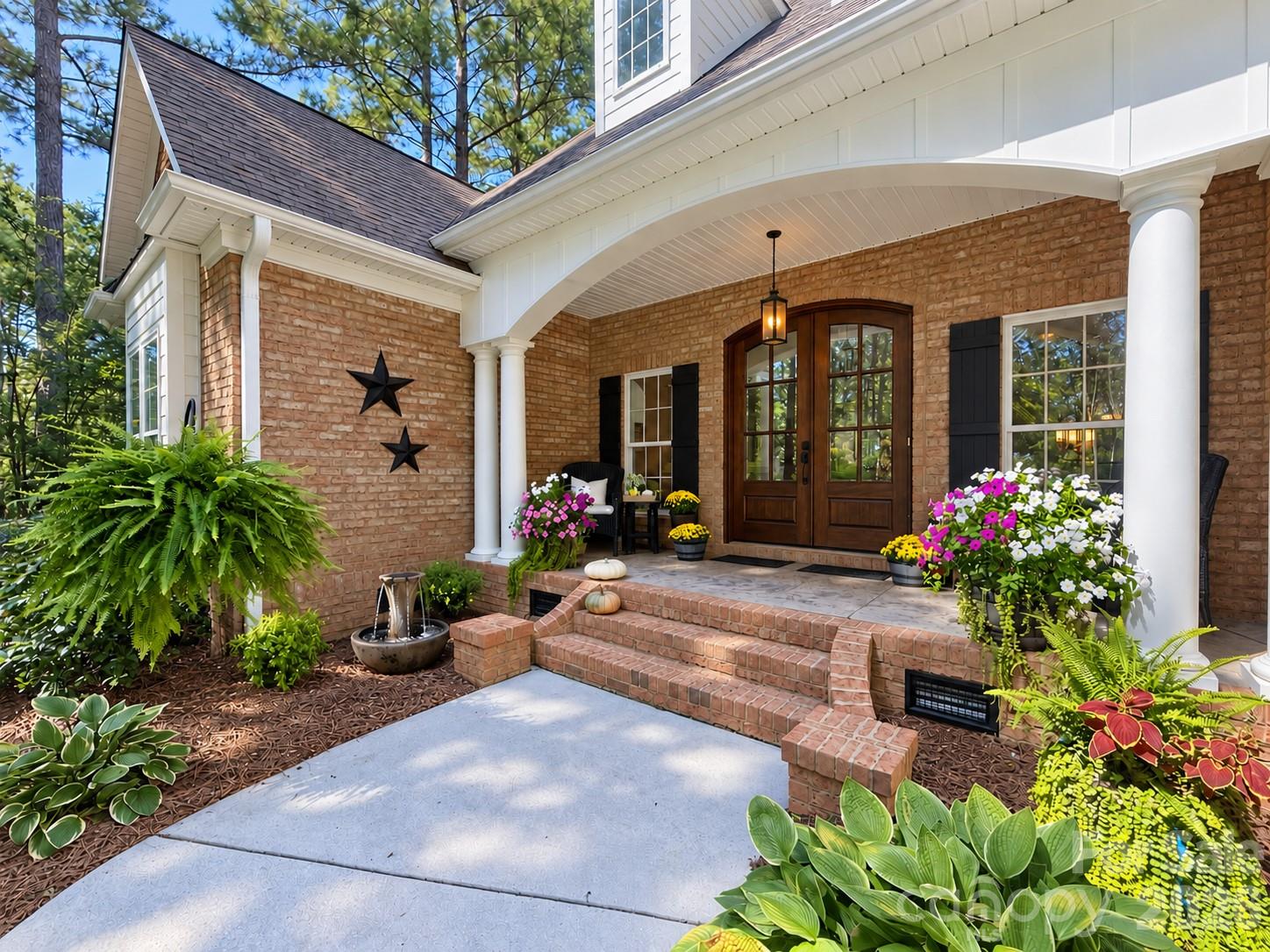 4950 River Hills Drive Property Photo 1