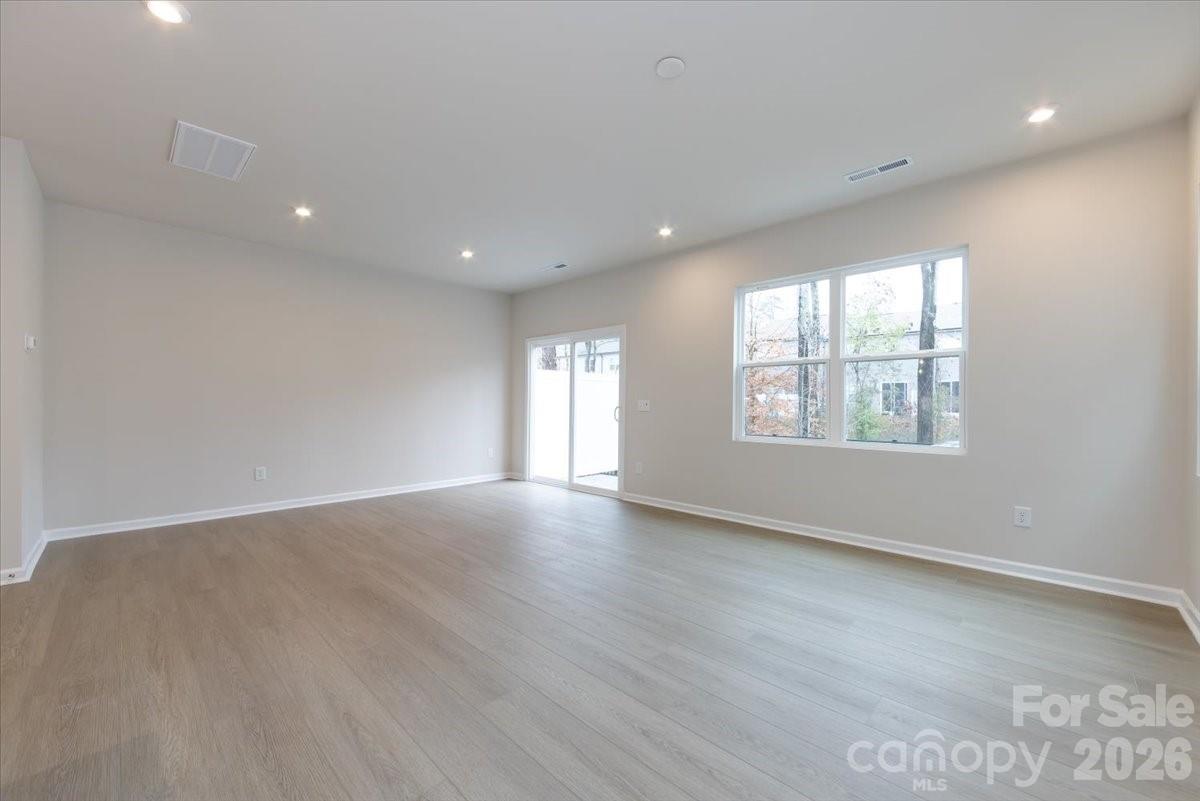 6017 Longar Lane Property Photo 6