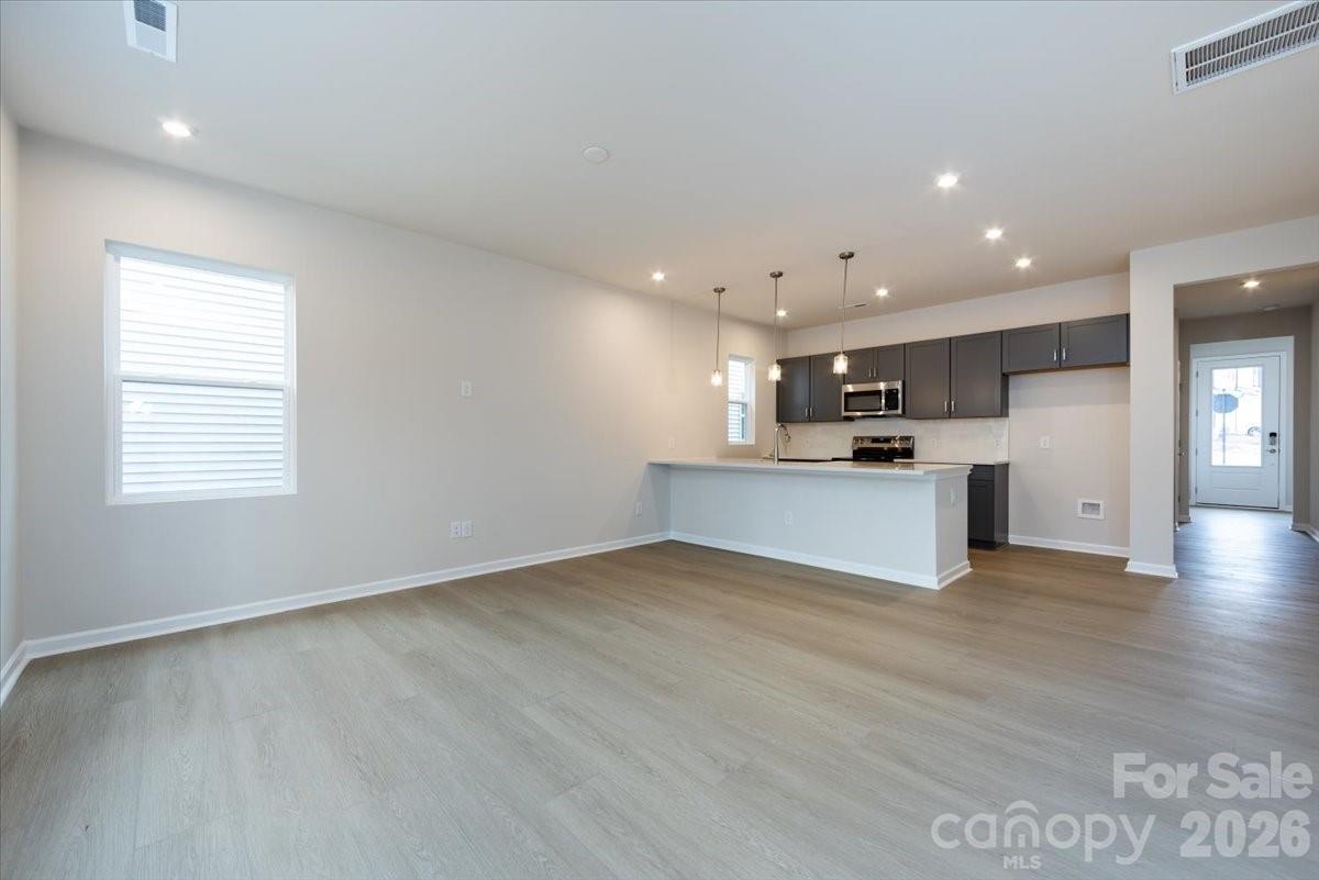 6017 Longar Lane Property Photo 7