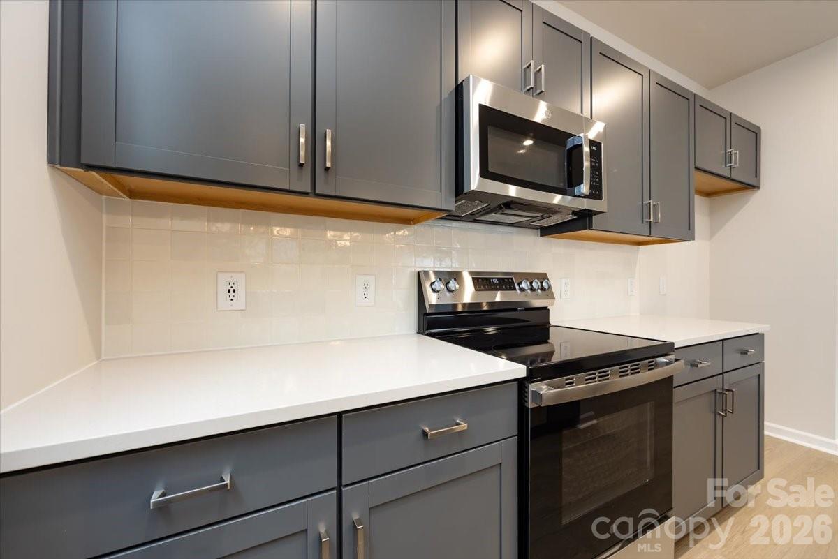 6017 Longar Lane Property Photo 11