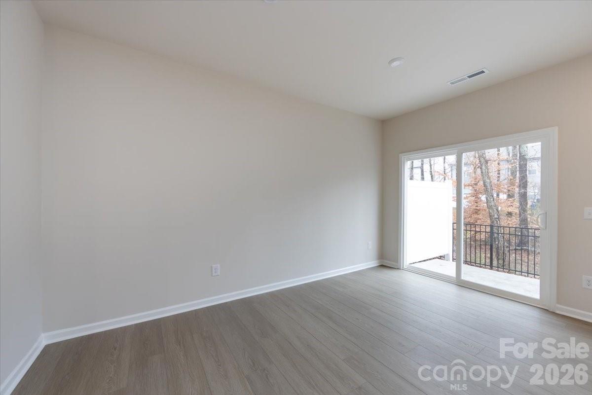6017 Longar Lane Property Photo 13