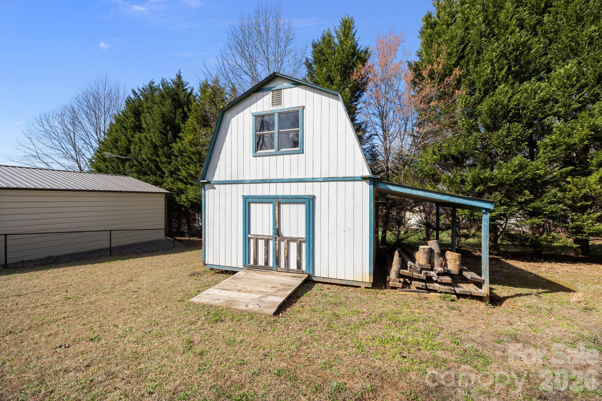 107 Panther Creek Road Property Photo 32