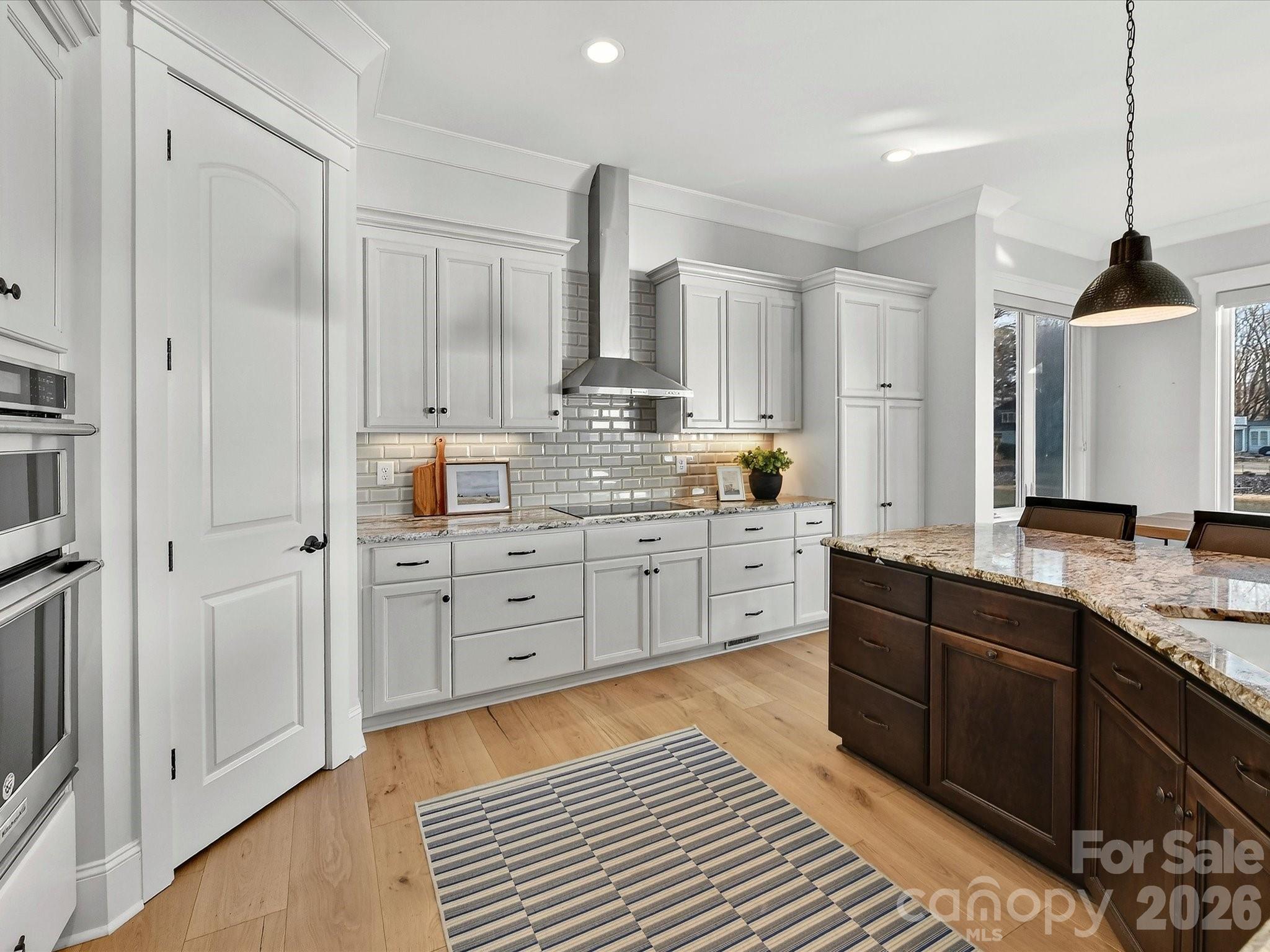 18014 Whispering Oaks Drive Property Photo 9