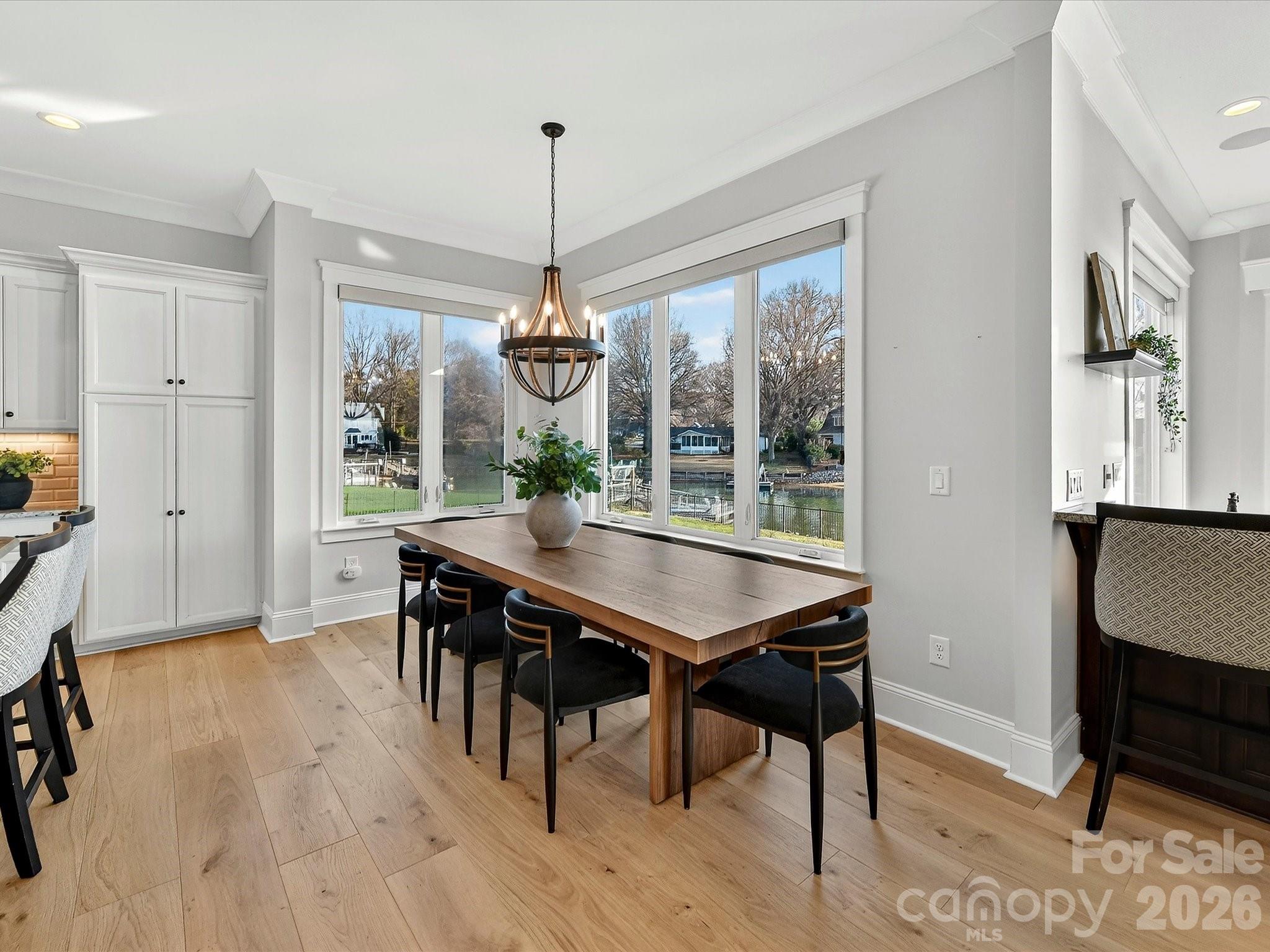 18014 Whispering Oaks Drive Property Photo 12