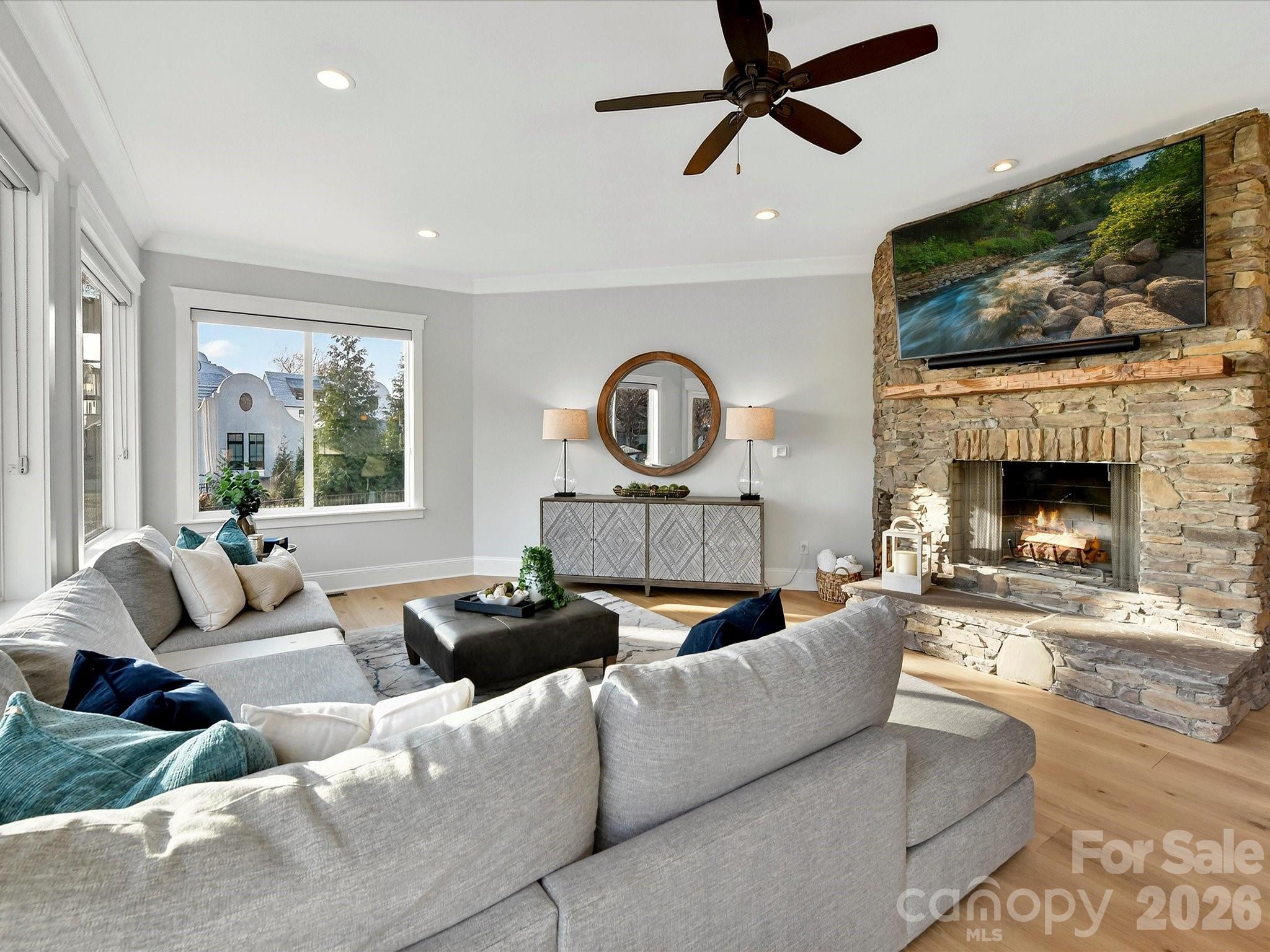 18014 Whispering Oaks Drive Property Photo 13
