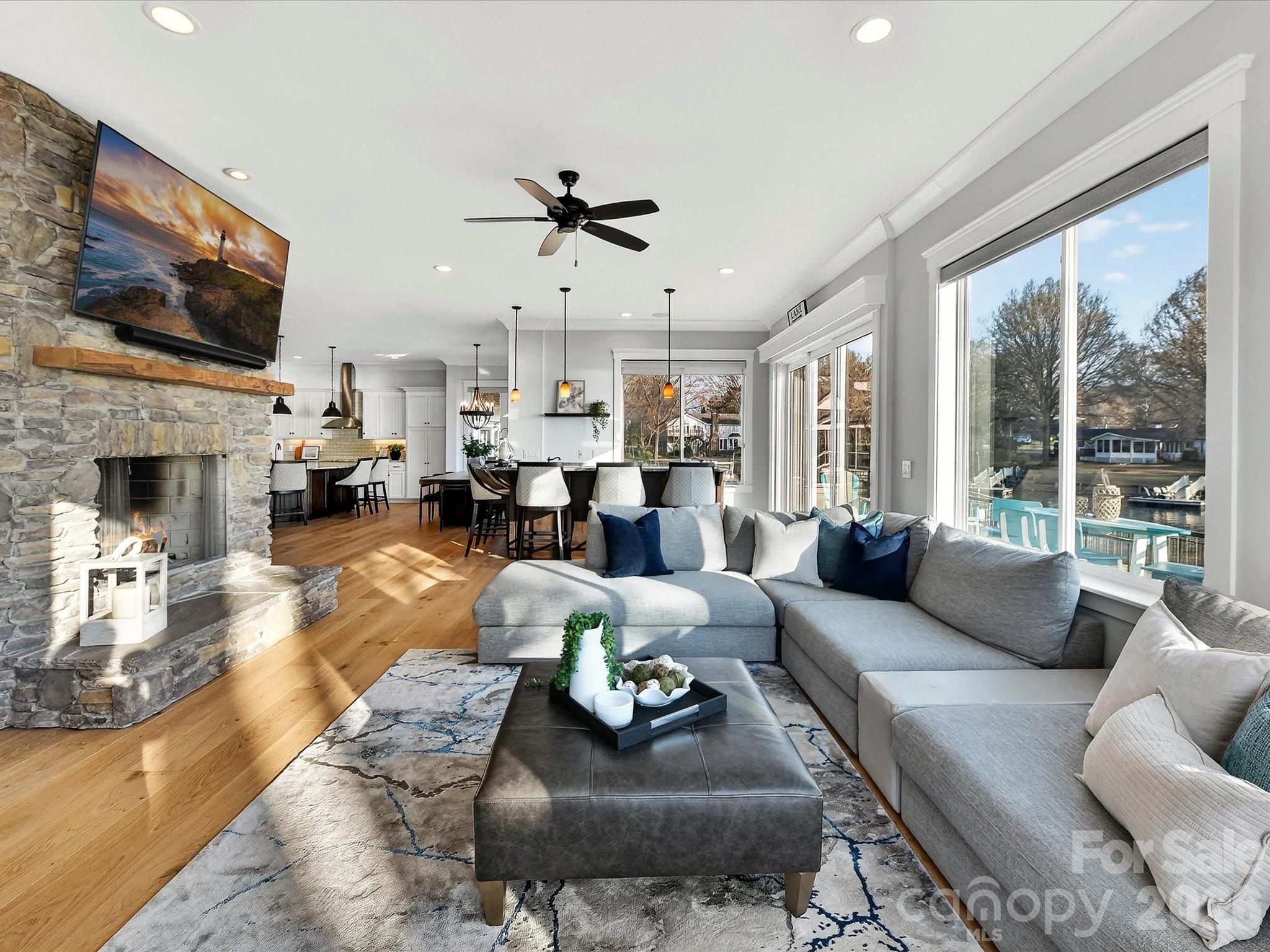 18014 Whispering Oaks Drive Property Photo 16
