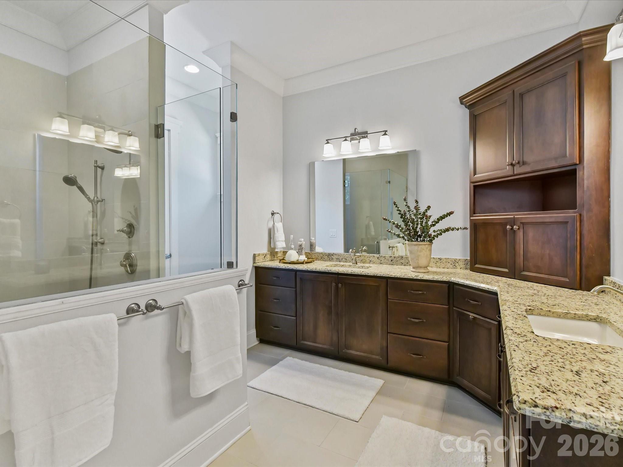 18014 Whispering Oaks Drive Property Photo 21