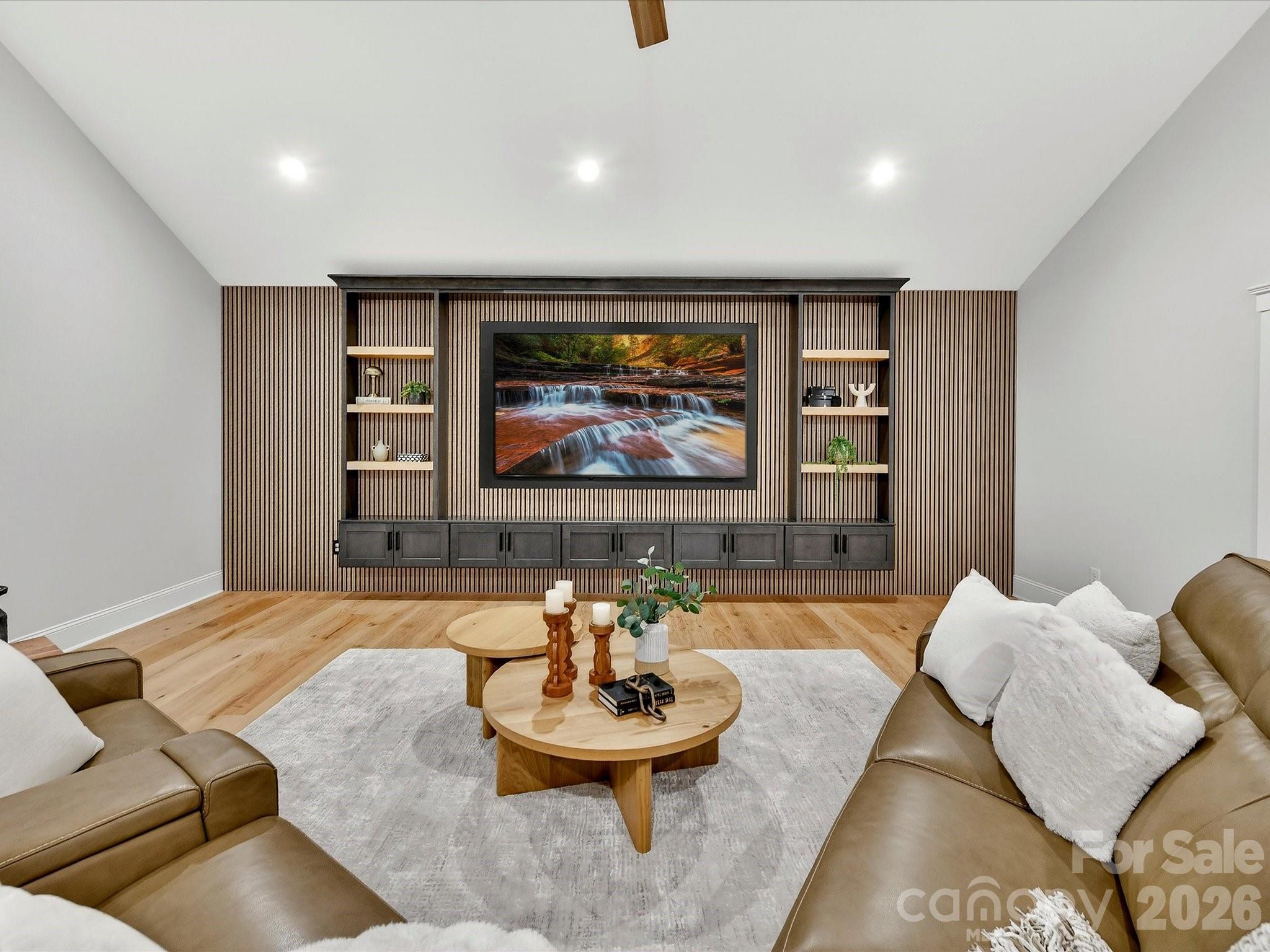 18014 Whispering Oaks Drive Property Photo 30