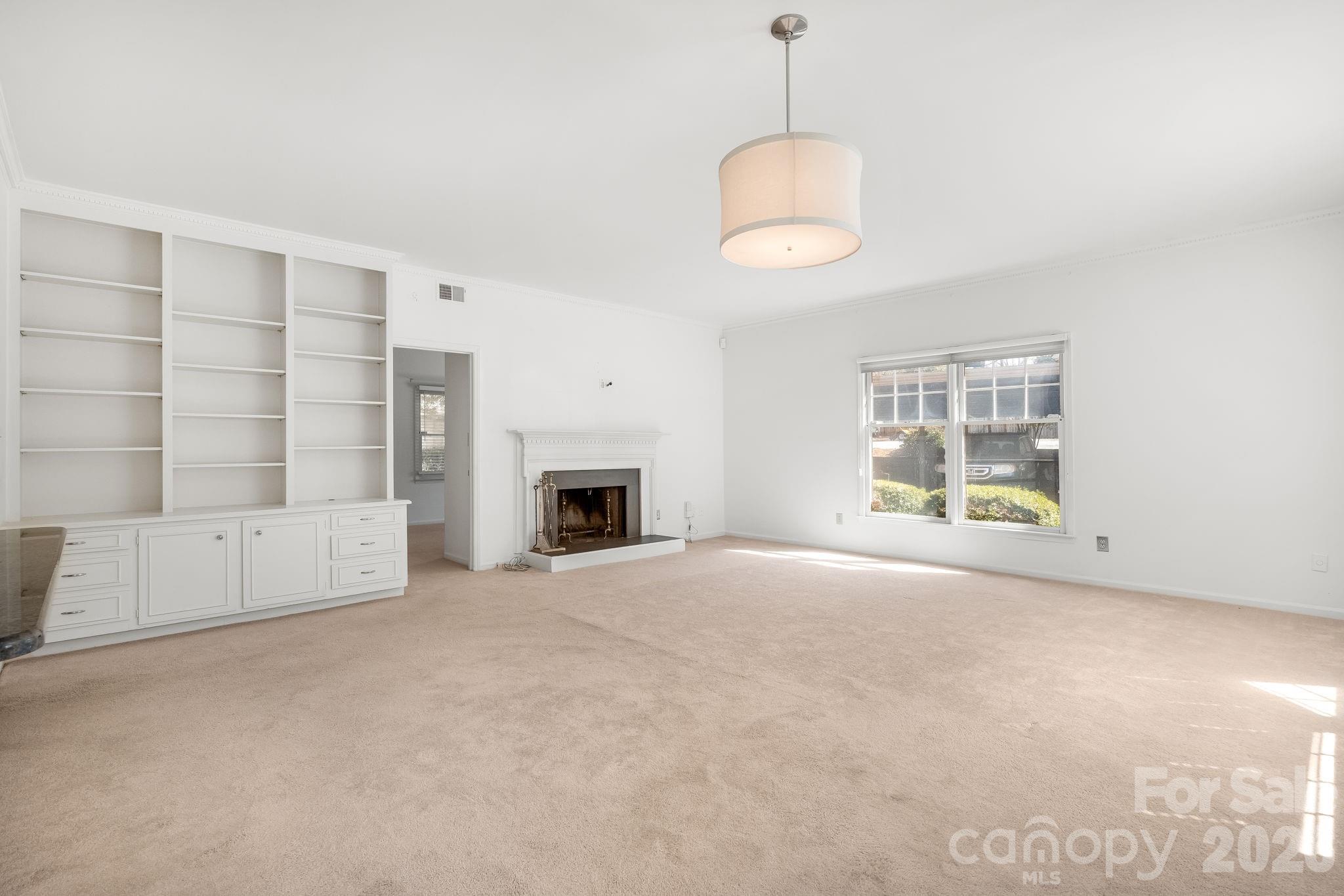 1016 Queens Road A Property Photo 10