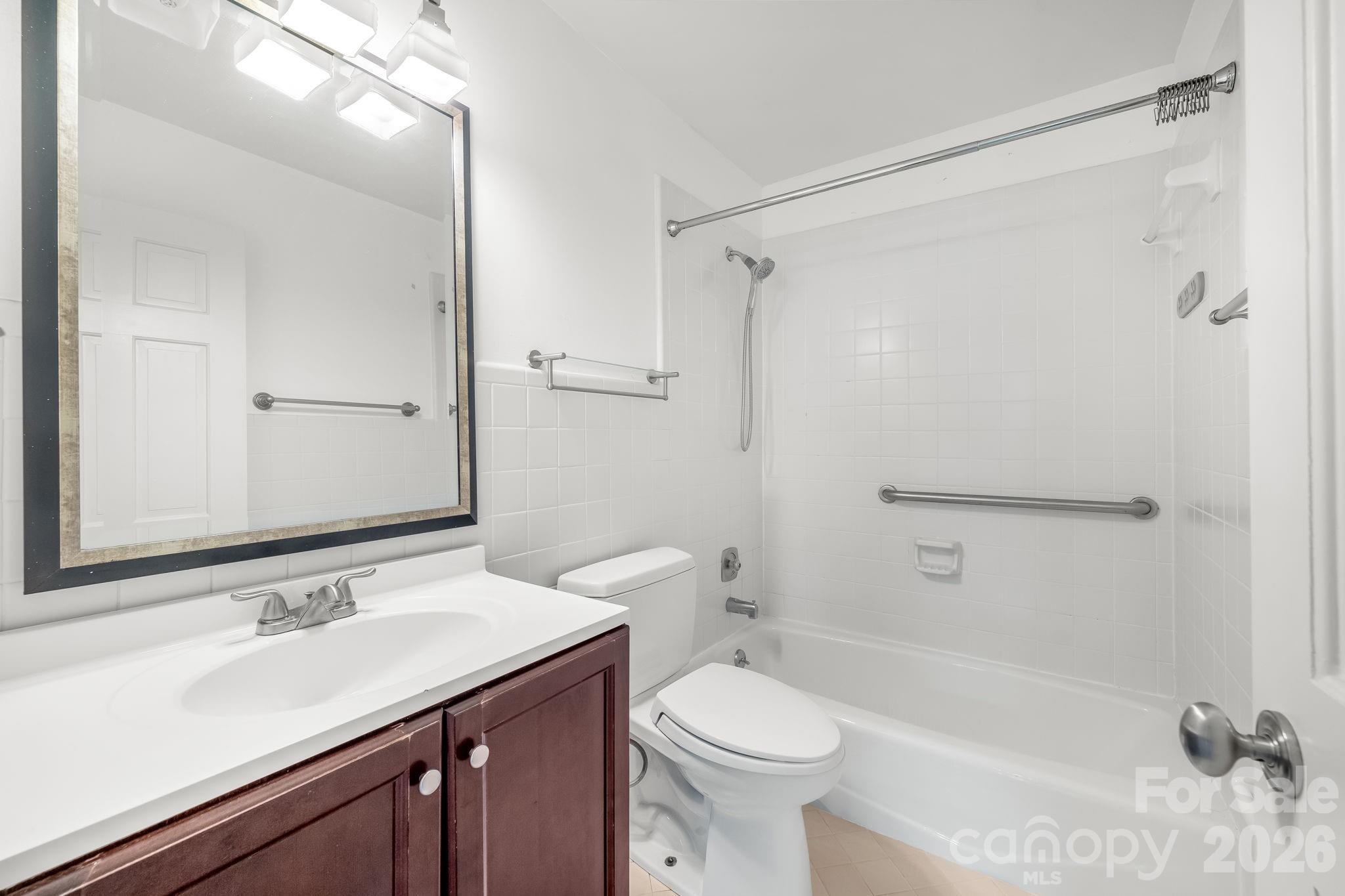 1016 Queens Road A Property Photo 15