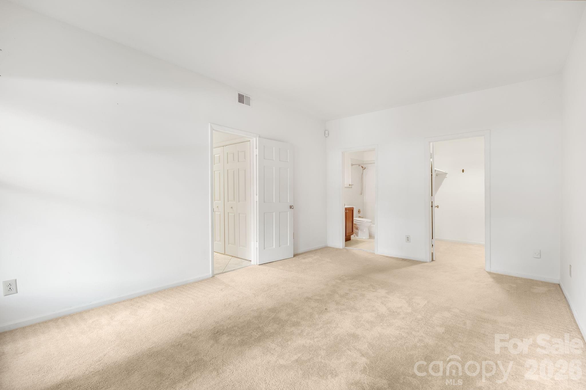 1016 Queens Road A Property Photo 16