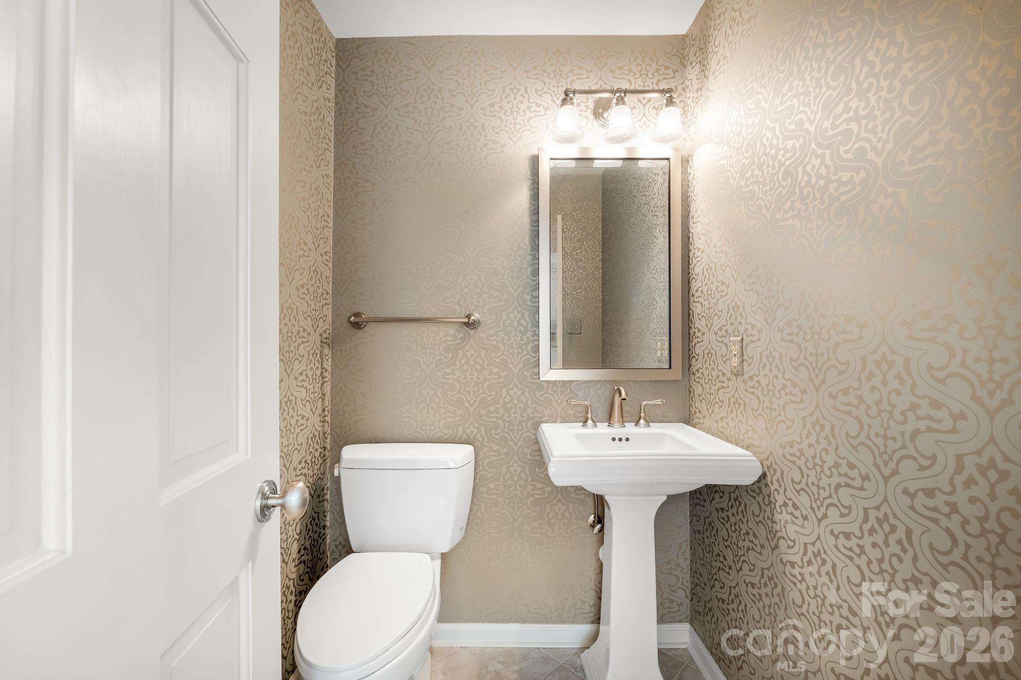 1016 Queens Road A Property Photo 17