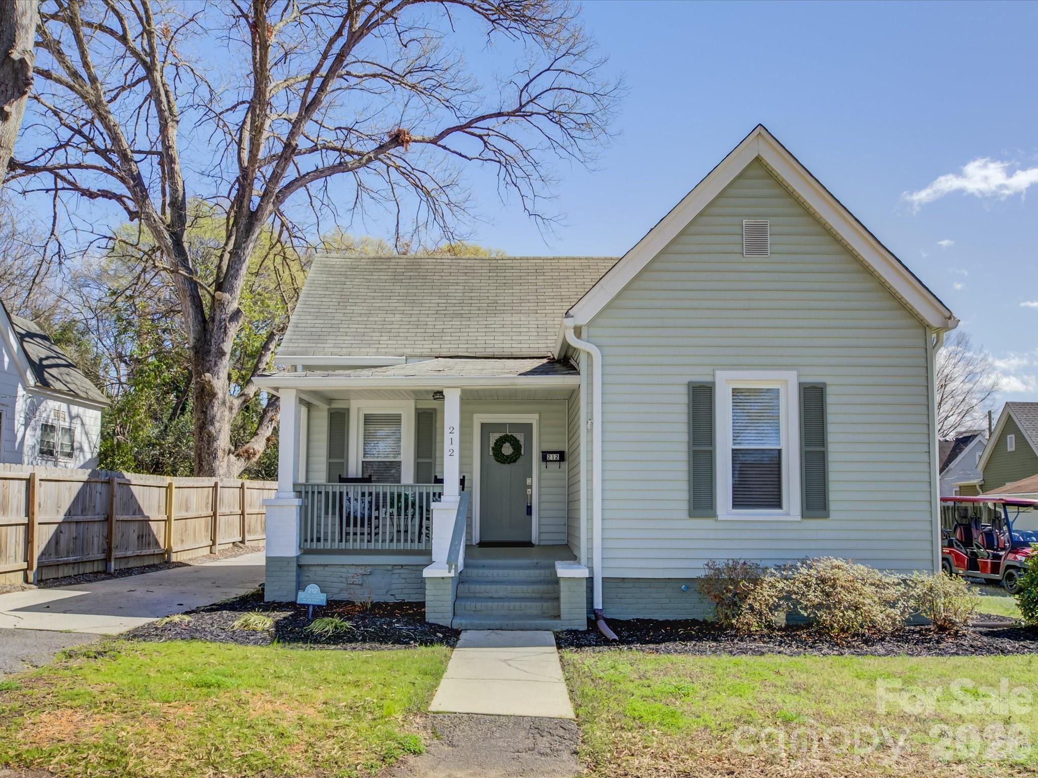 212 N Lee Street Property Photo 2